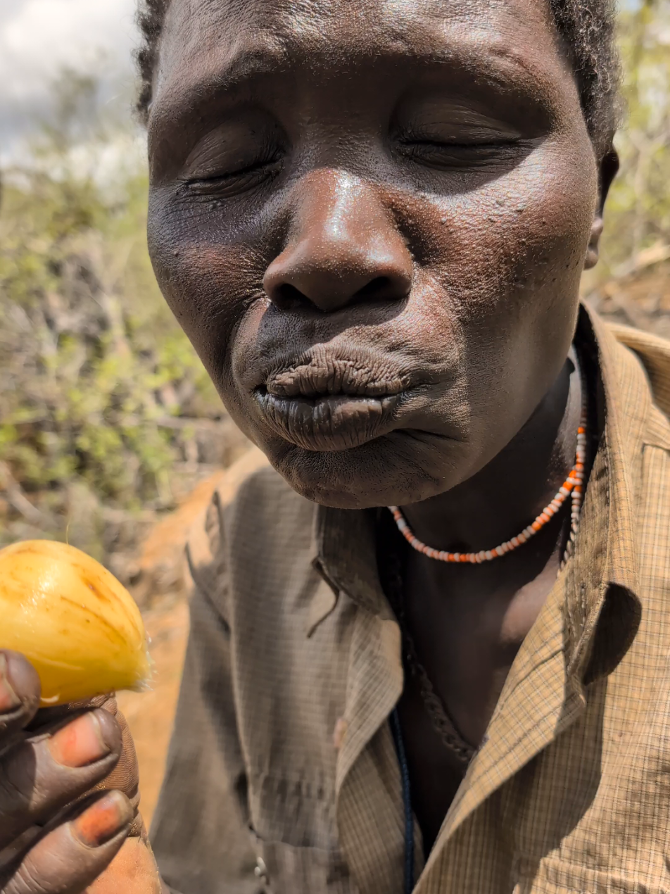 wow 😮😳 it's delicious breakfast hadzabe tribe eating 