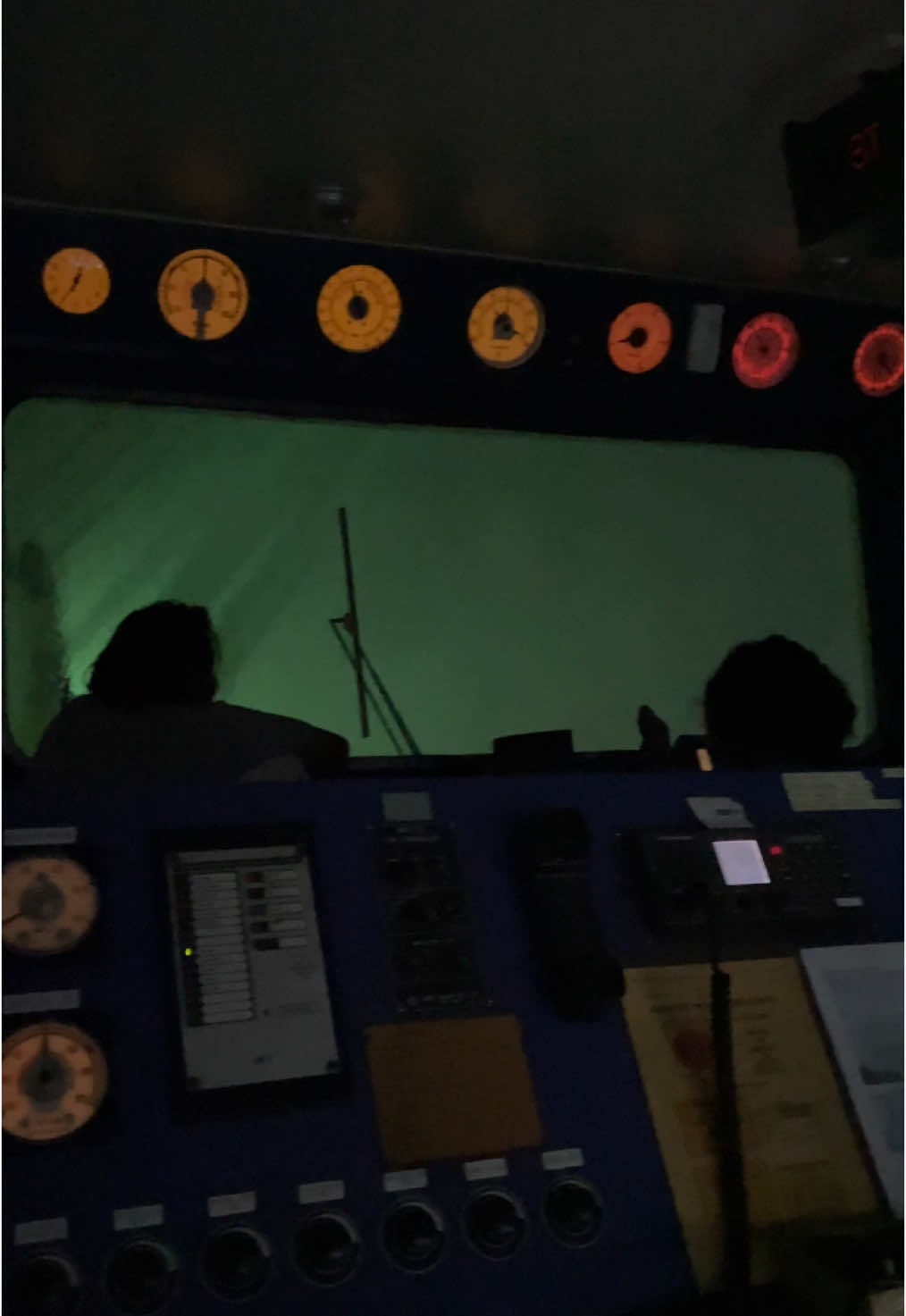 thunderstorms and strong winds ⛈️🌊 #musimbarat #pelautindonesia #seafarer #pelautpunyacerita #onduty #secondhome #bulkcarrier #pejuangkeluarga #pelautmuda #kulibatubara #fyppelautindonesia🛳⚓💪 #vidiolaut  @Melss✨ 