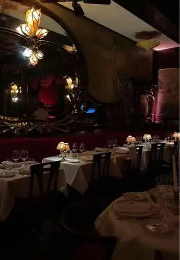 Dinner at Maxim’s 🍽️ #nightoutinparis🇲🇫 #parisnightout #paris #DinnerIdeas #livinginparis #restaurantparis #maxims #maximparis #restaurantchic #lifestyleaesthetic 
