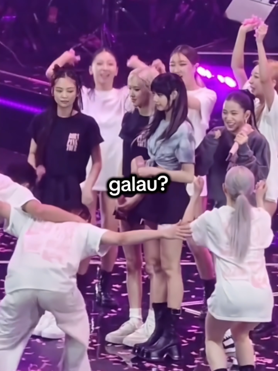 galau? apa itu galau?😋 #foryou #fyp #blackpink #kpop #jennie #lisa #rosé #jisoo #jenlisa #chaesoo #jenlichuchaeng #viral #trend #kpopers #xyzbca 