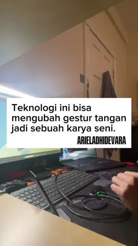 Ganti mouse, trackpad, dan keyboard kalian dengan ini! 🎉 Project ini namanya PhysiCAD—sebuah inovasi yang mengubah gestur tangan menjadi alat desain. Seneng banget project ini terpilih buat dipresentasiin di conference Sigradi di Barcelona. Buat yang penasaran, yuk like, share, & comment! Jangan lupa follow kalau kalian suka konten tentang creative tech dan inovasi digital! 🚀 #leapmotion #3dmodeling #architecturestudent #art #digitalmodel #creativetechnology #tech #apps #teknologi #rhinoceros #sketchup #blender #creativecoding #programming 