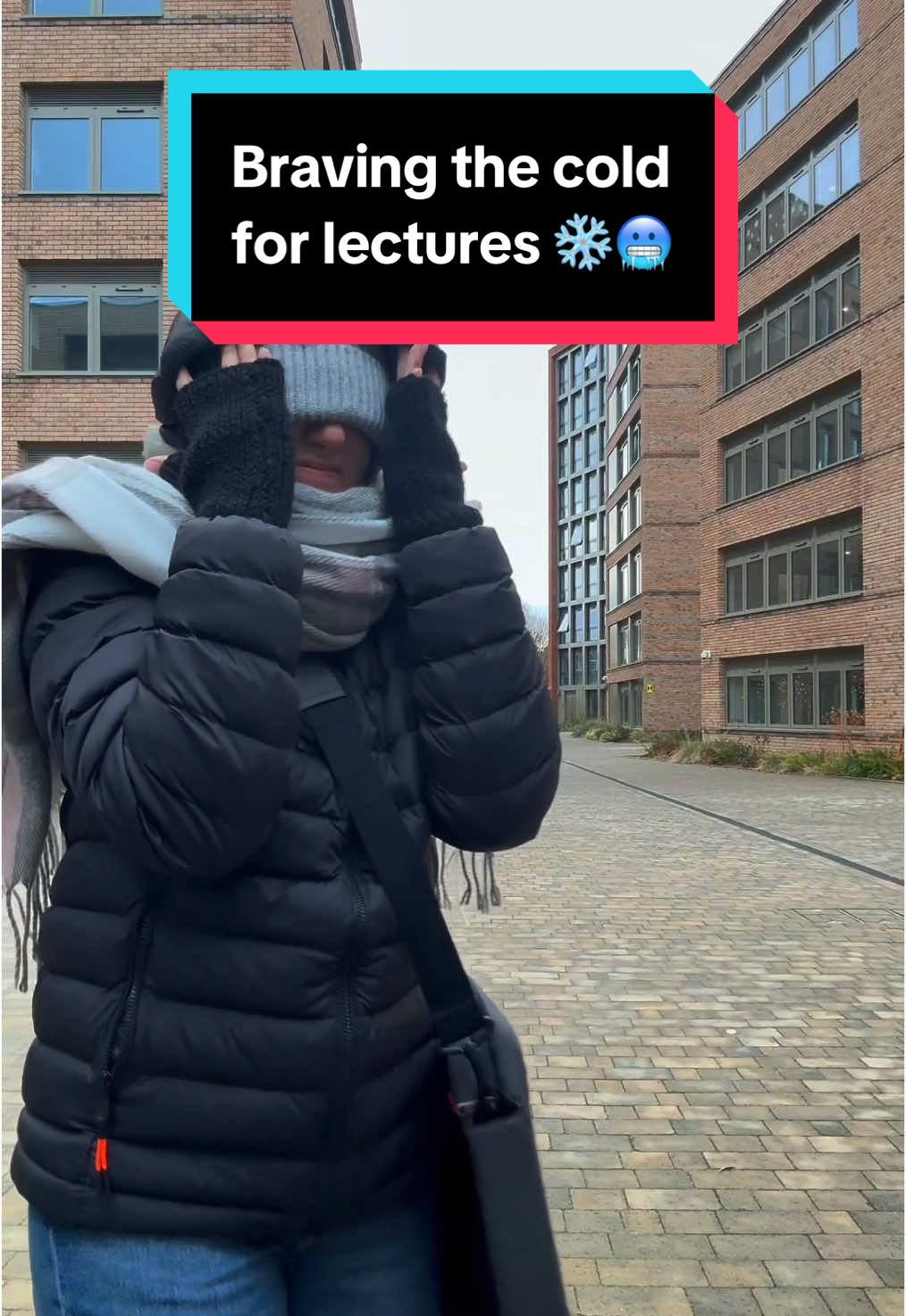 Wrap up extra warm today! ❄️🧣#UniversityofLincoln #studentlife #unilife #uni #university 