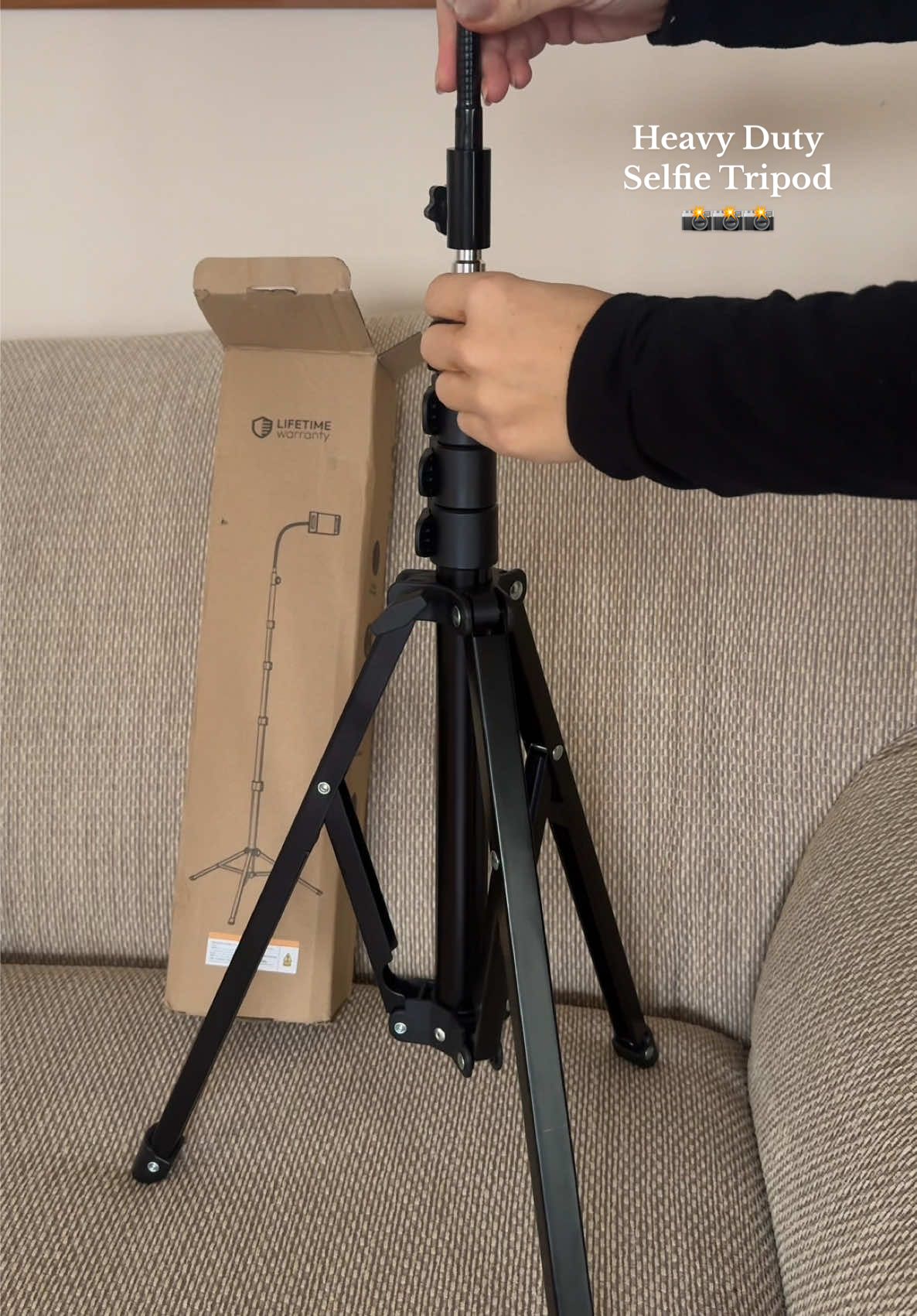 Ok this is without a doubt the tallest tripod I’ve ever seen 😅😅 but it’s SO sturdy/heavy duty AND comes with two attachments so that you can clip in your phone, iPad, tablet, camera, etc!! And right now it’s only $16!!!! 🤳🏼🤳🏼🤳🏼 • • • #tripod #selfietripod #selfie #camera #contentcreator #contentcreatoraccessories #ugccreator #contentcreatortips #tripodstand 