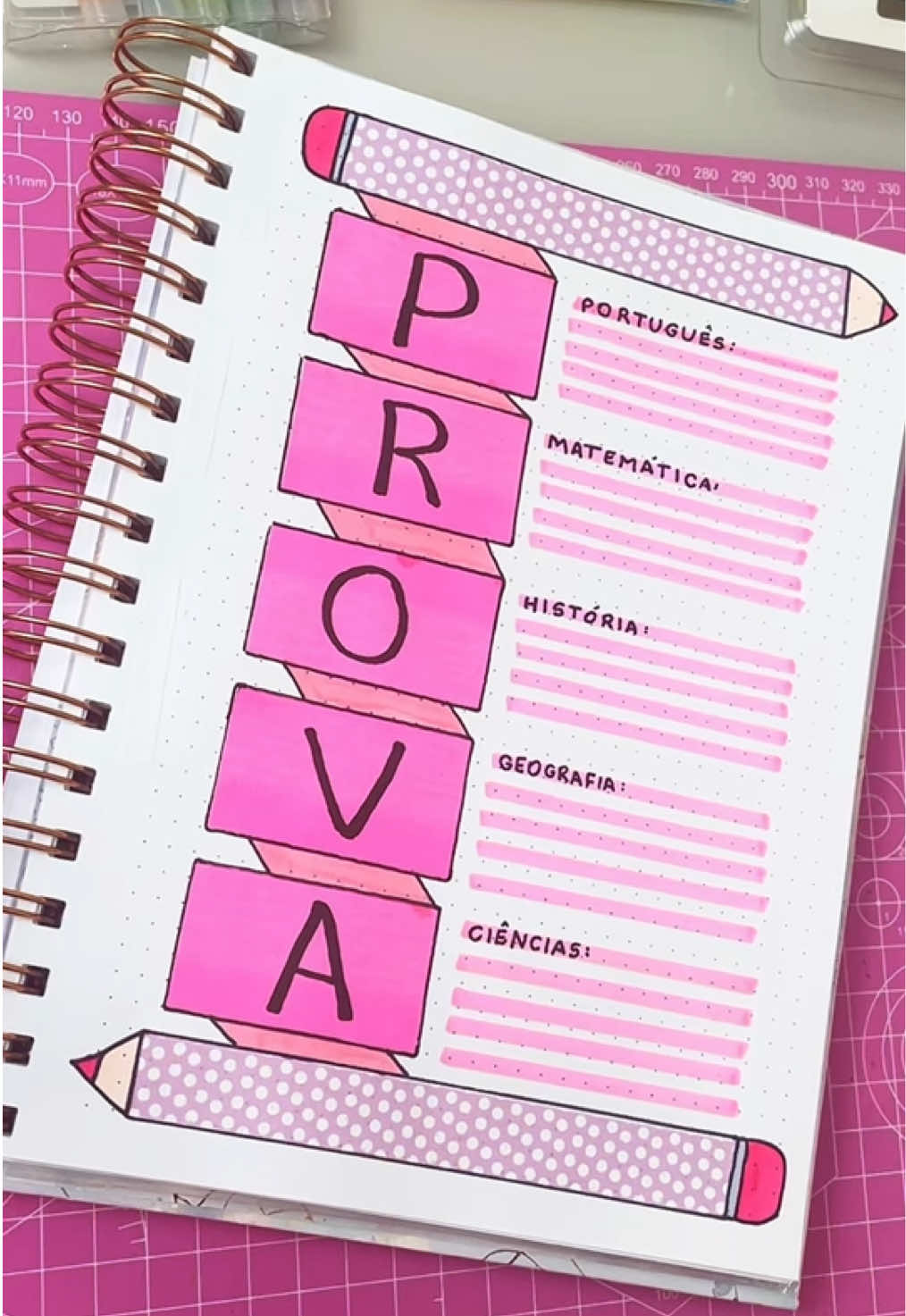 Organize suas provas 💕 #prova #provas #cadernobonito #cadernoorganizado #postit #rosa #amorosa 
