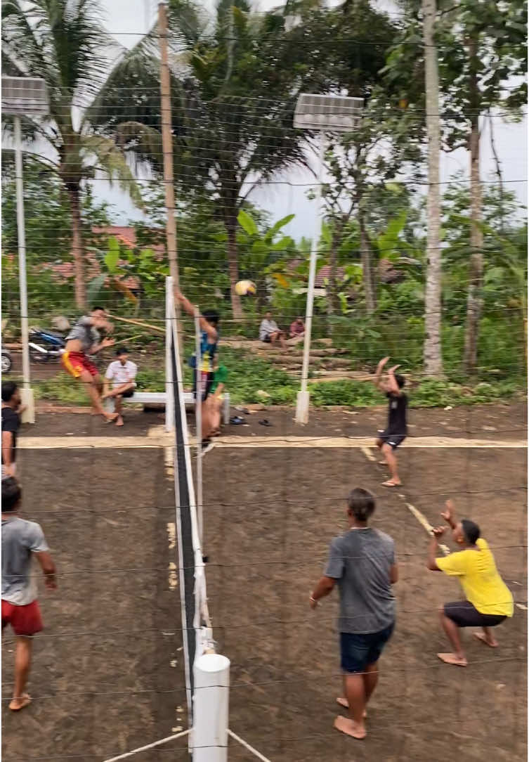 Terpantau kesel cangkeme #fyp #masukberanda #voliindonesia #volimaniaindonesia #volitarkam #voligunung #volleyball #volipurworejo #purworejo24jam #bismillahfyp #xyzbca #kringetsore 