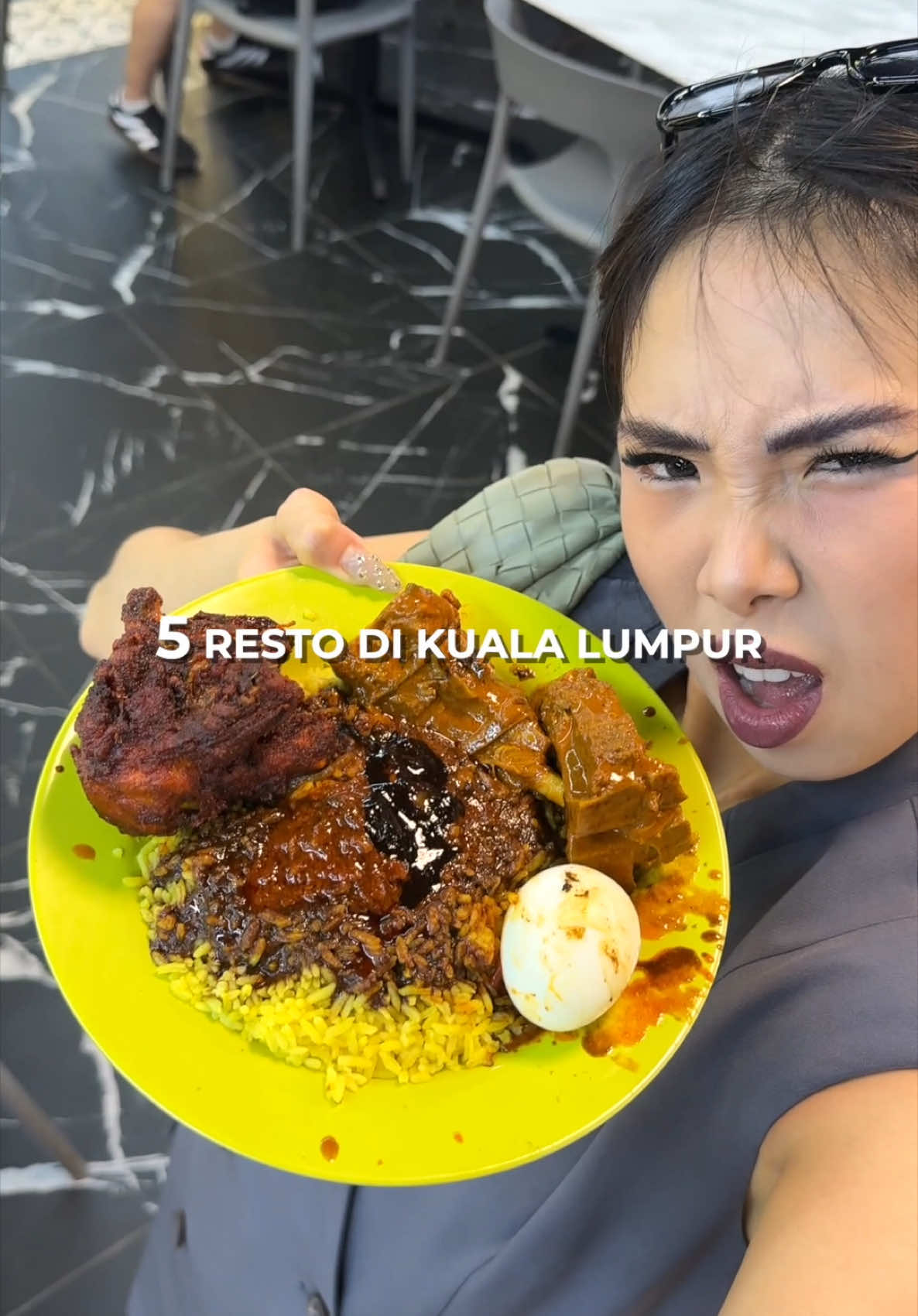 5 MUST-TRY FOODS IN KUALA LUMPUR yg dijamin medok & masuk deh di lidah Indo 🇲🇾🍛  Bikin part 2 nya ga nih?!  Kuliner wajib coba KL #malaysia #kl #klfoodie #penang  #creatorsearchinsights 