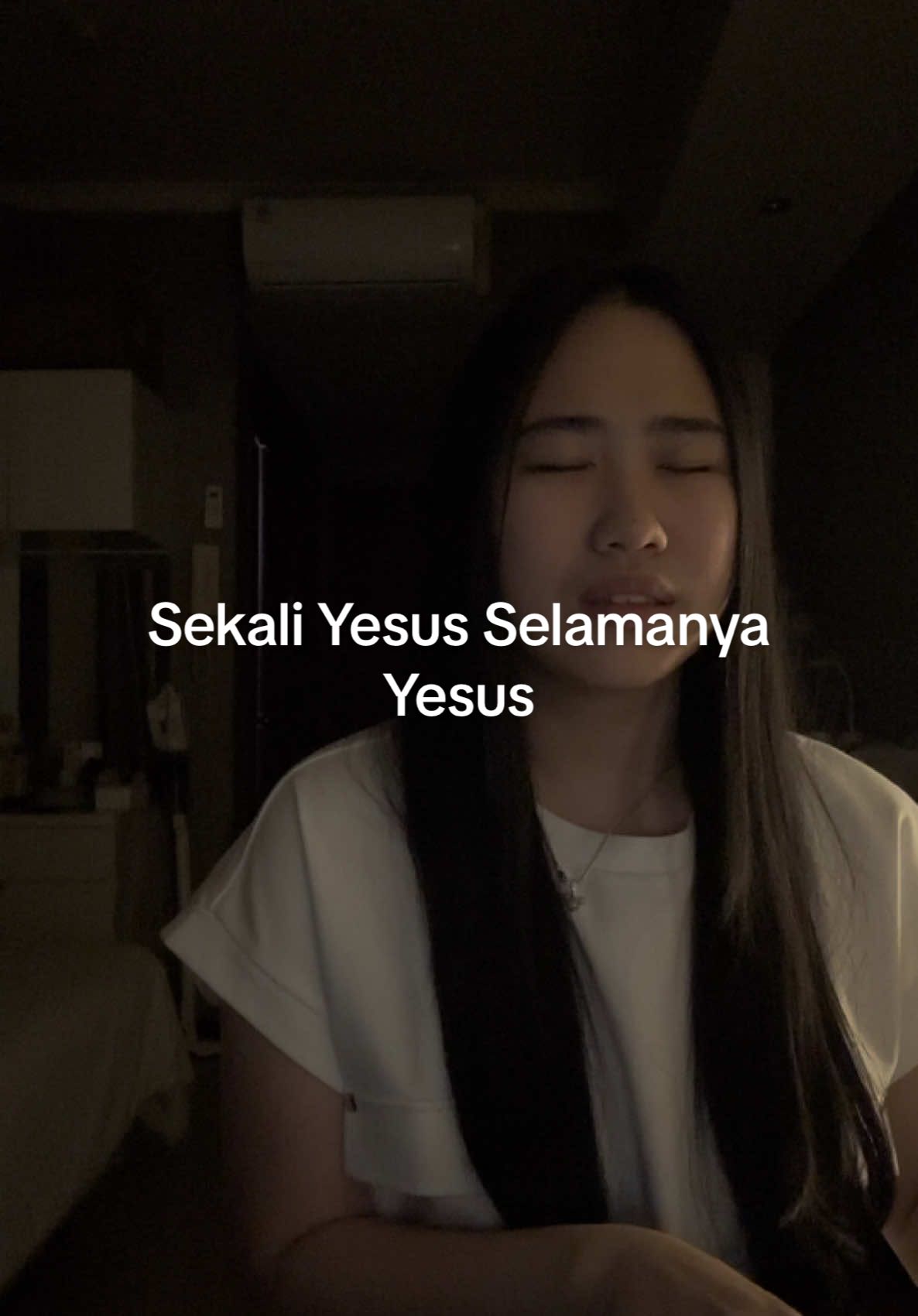 Dalam segala keadaan harapanku ga akan hilang karena ku tau siapa pemegang hidupku. Sekali Yesus Selamanya Yesus! #sekaliyesusselamanyayesus#cover#rohani#christian#kristen#yeshuaabraham#frankykuncoro#coverrohani#menenangkan#hymn#hymne