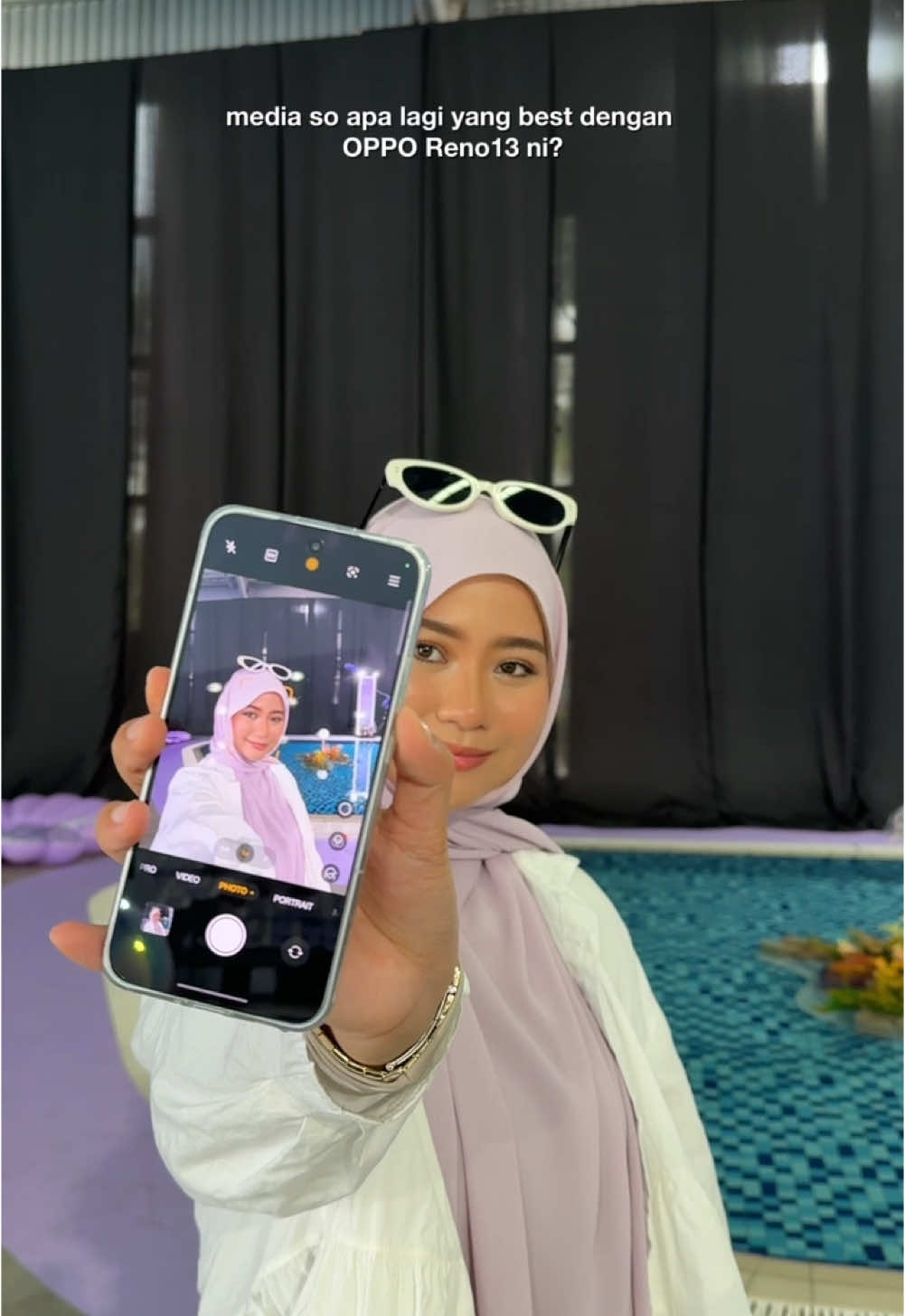 with all these cool features dekat OPPO Reno 13, rasa excited pula nak create more fun content. boleh masuk air kot? dah la excellent quality. it can goes down sampai 2m for 30 mins max! next time ada pergi water park, takpayah pakai waterproof casing. terus terjun je sekali dengan phone ni. pastuu ada Ai Live Photo and also now dah boleh one tap share to iPhone! bestnyaa! nak preorder now la sebab ada promo best gift worth up tp RM2266, so jom preorder now! #OPPOReno13Series5G #OPPOAIPhone @OPPO MY 