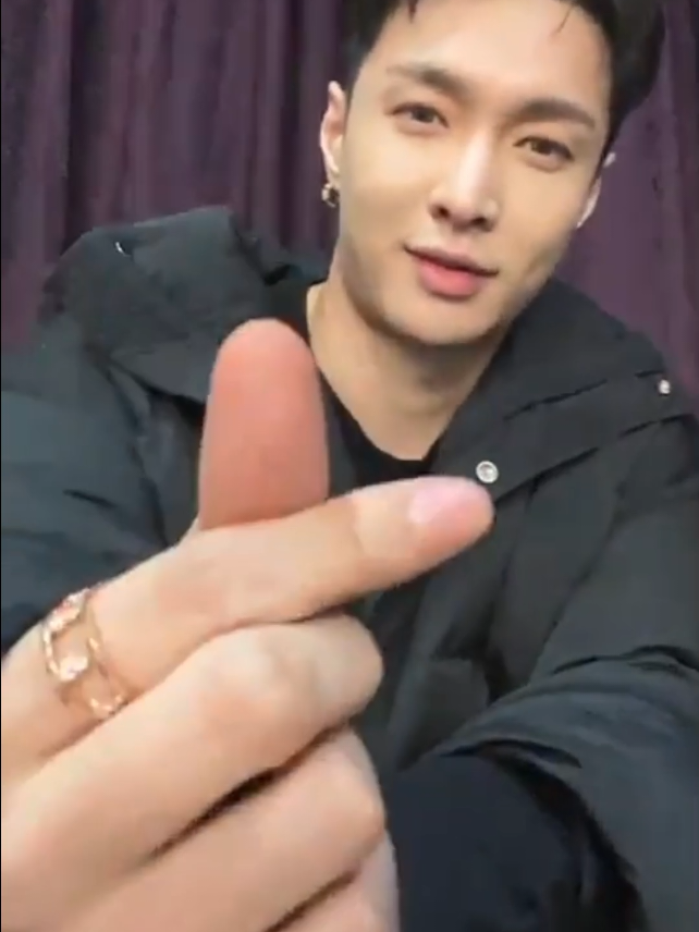 effortlessly funny 😭😂 #EXO #LAY #LAY_IGLive #fyp 