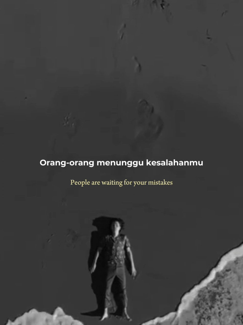 🍃 Keindahan tirai Allah ﷻ Al Imam Ibnul Qayyim rahimahullah berkata : “Ketahuilah, apabila ada manusia yang terkagum terhadapmu, maka sebenarnya ia hanyalah kagum terhadap keindahan tirai Allah padamu (yang menutupi segala aibmu)”. 📚 Madaarijus Saalikin 2/293 🔊 Syaikh Mahmoud Al-Hasanat, Syaikh Mansour As-Salimy حفظهم اللـہ تعالـــــﮯ وبالله التوفيق ، وصلى الله على نبينا محمـــد وآلـــه  وصـــحـــبــــه وســلــم  . ______ 🔁 Free save and share: @albashirah.id 🔇 No added music allowed #deen #albashirah #kajianislam #manhajsalaf #aib #sunnah #introspeksidiri #muhasabahdiri #taubat #salaf #fyp #tauhid #nasehatislami #kajiansunnah 