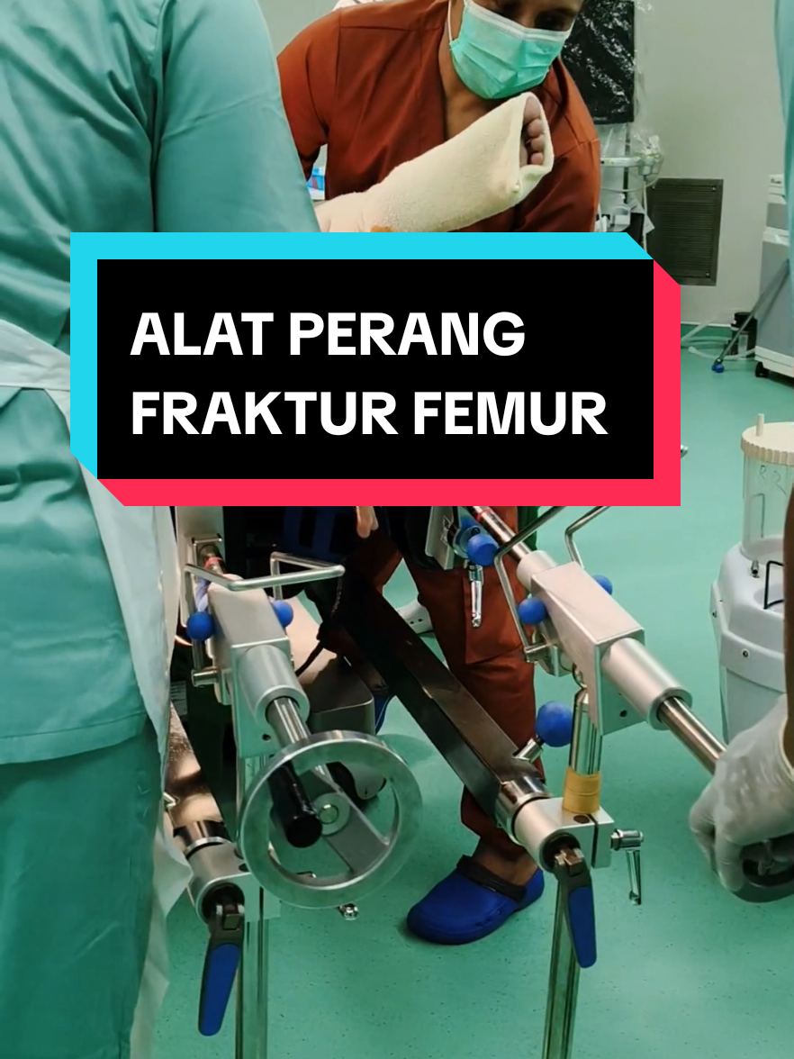 Fraktur femur (patah tulang paha) korban tukang urut #surgeon #orthopedic #orthopedics #orthopedicsurgeon #bedahtulang #surgeonlife #patahtulangfemur 