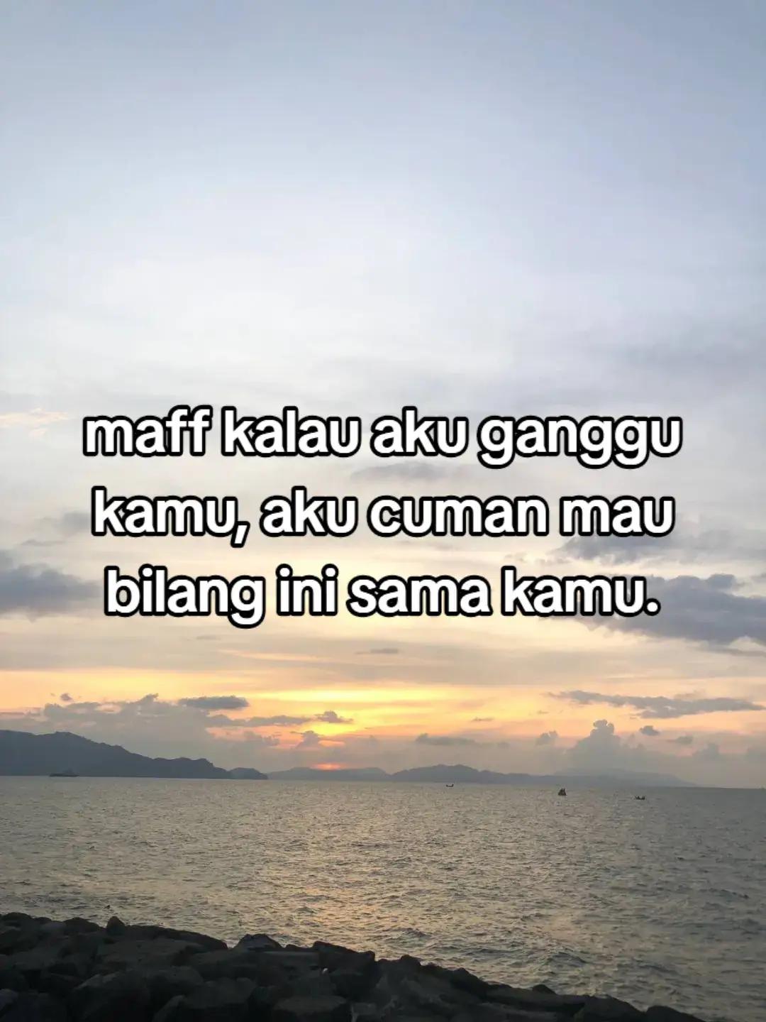 Aku gak tau ini sudah yang keberapa kali aku bilang kalau aku sayang banget sama kamu, tulus banget sama kamu, cinta banget sama kamu, karna memang sedalam itu perasaan aku buat kamu, saat ini aku merasa menjadi manusia yang paling bahagia karna bisa memilikimu dan dicintai balik oleh dirimu, bertemu denganmu adalah salah satu keberuntungan yang tidak bisa aku deskripsikan, karna sebanyak apapun kata2 yang kurangkai tidak akan pernah cukup untuk menjelaskan tentang betapa berharganya kamu dalam hidupku, kamu adalah bentuk bahagia yang selalu aku impikan, aku sangat amat bersyukur bisa dipertemukan dengan manusia seperti dirimu, karna saat bertemu denganmu aku dapat kembali merasakan bagaimana rasanya disayangi dan dicintai setulus ini, entah akan seperti apa aku jika tidak bertemu denganmu, mungkin aku gak akan pernah bisa merasakan kebahagiaan seperti sekarang ini, dan jika bukan karna kamu, mungkin aku gak akan pernah tau bahwa aku masih layak dicintai sebaik ini, sebelumnya aku tidak pernah menahan seseorang untuk tetap tinggal dan tidak pergi dari hidupku, namun tidak untukmu, khusus dirimu tolong jangan pernah pergi dan tetaplah berproses bersamaku, karna tujuanku memang ingin menjadikanmu akhir dari perjalanan panjangku, jadi, tetaplah jaga dan pertahankan hubungan ini, karna aku tau dalam setiap hubungan pasti akan ada susah senangnya pasang surutnya, baik buruknya dan sebesar apapun badainya, aku yakin kita dapat melewati itu semua selagi kita punya niat yang sama, perasaan yang sama dan tujuan yang sama, agar kelak bisa menetap dirumah yang sama hingga menua bersama🤍