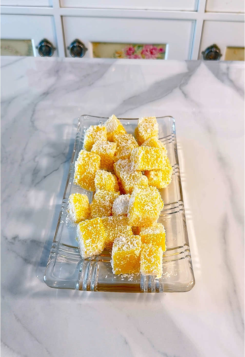 ما رح تصدقو النتيجه !! ب ٣ مكونات بس عملت اطيب حلا الكبار والصغار رح يحبوه 😍😍👌🏻#tiktokcookbook #yummy #recipes #orange 