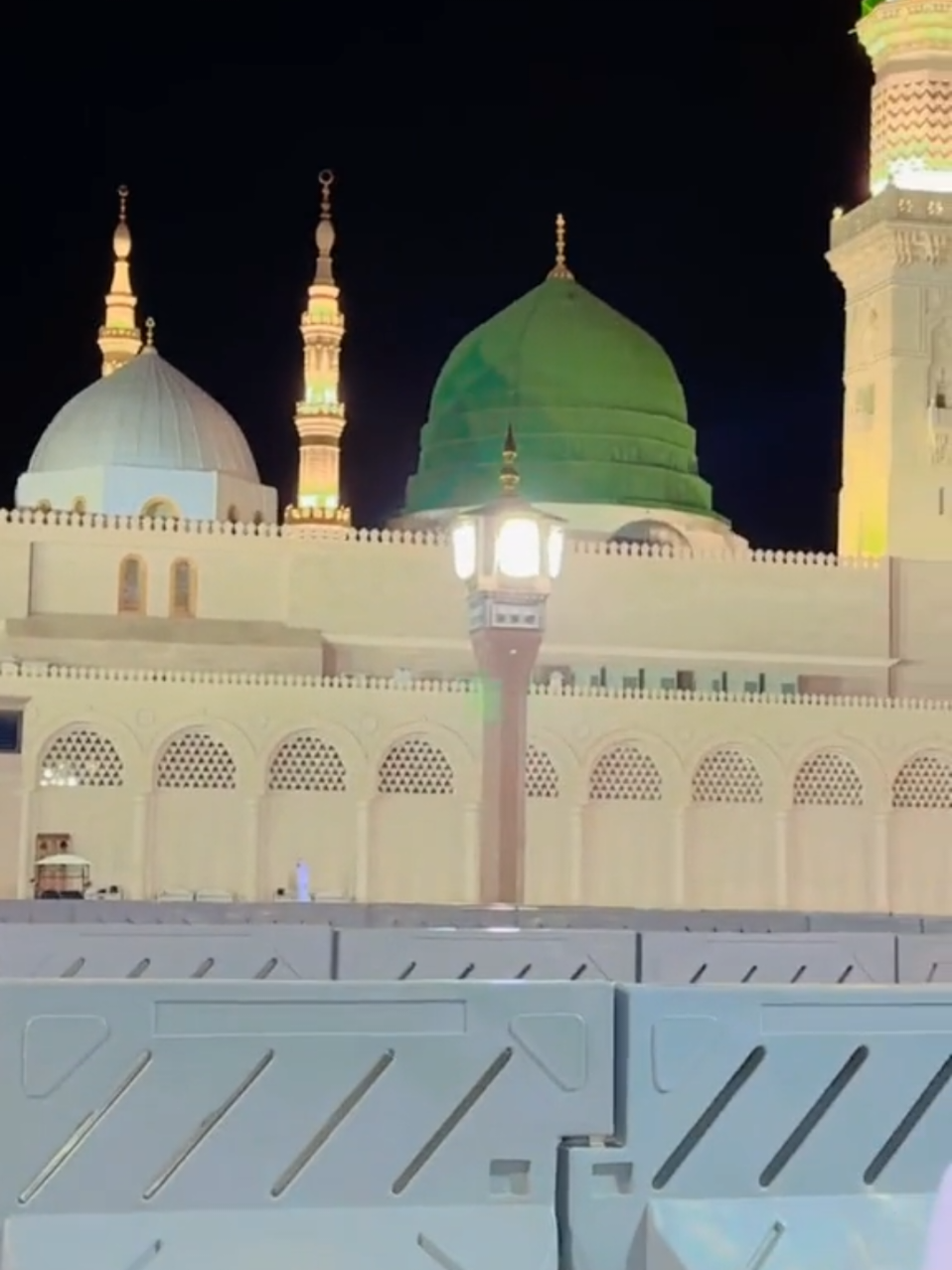 #fypシ゚viral #trendingvideo #foryoupage madina Shareef ka manjar subah aur night ka# huzoor mere# pyara naat