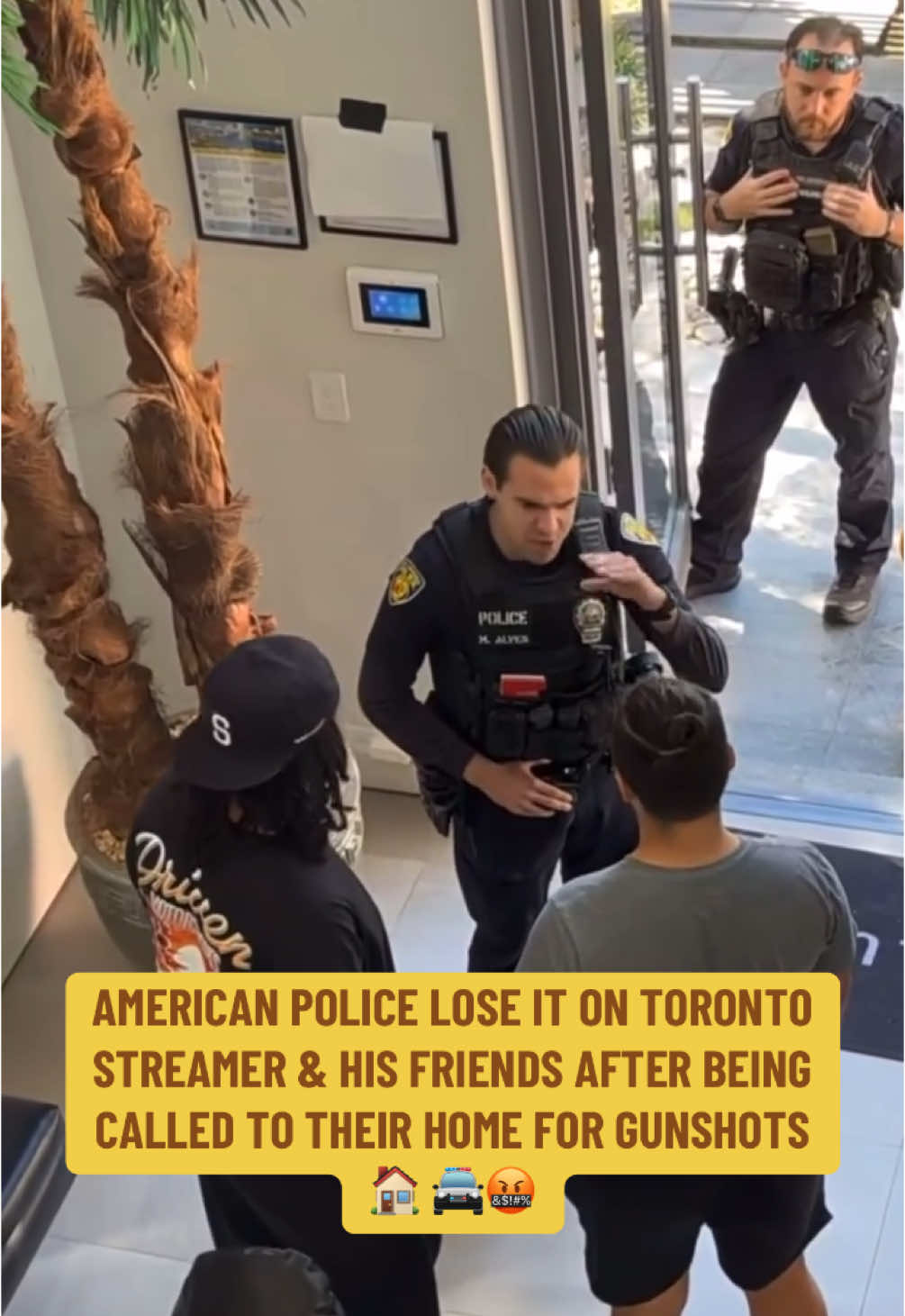 Do the police have the right to behave like this? 🇺🇸👮‍♂️🤔 Let us know your thoughts in the comments! #6ixbuzz #toronto #torontotiktok #fyp #agent00 