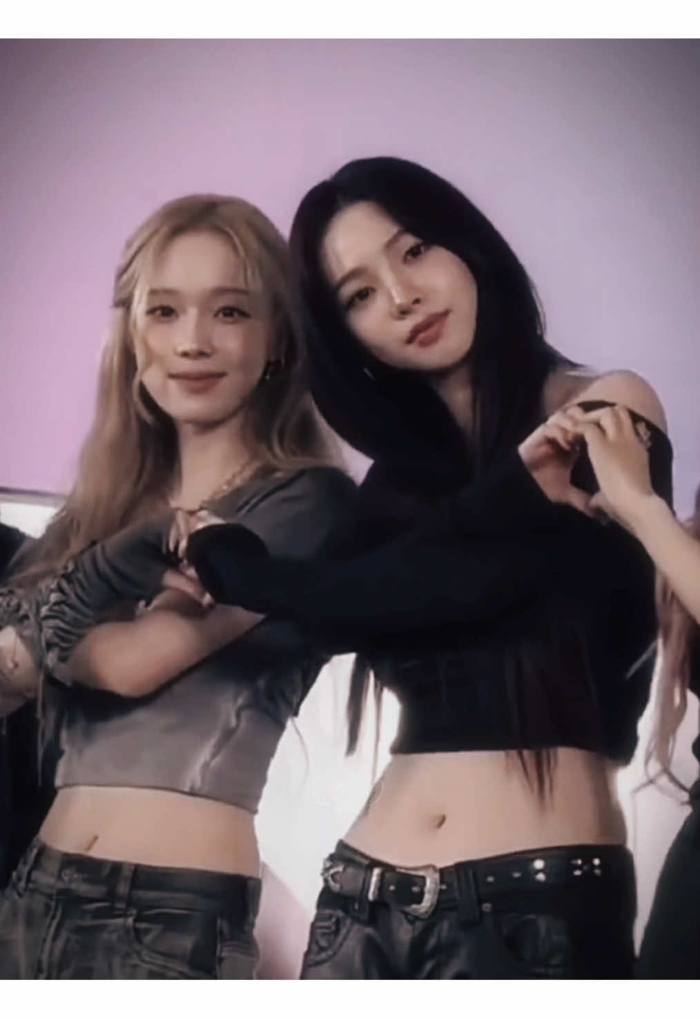 #WINRINA ;; this took me at least 10 hours but i love them sm / it's my first time doing these kinda edits so pls be nice T__T > ib: @kalli  > concert clips cr: kammg0 & wintersrabbit > sdt: @gf  > @len @𝓯𝓻𝓮𝓪𝓴𝔂 raf @chlo  #winrinaedit #jiminjeong #jiminjeongcross#wintereditt #karinaedit #aespa #aespaedit #fyp #foryou 