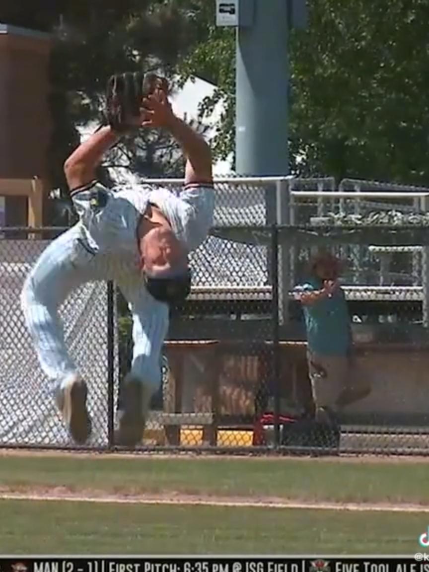 Win the Game. Hit a backflip celly. #baseball #baseballlife #baseballboys #collegebaseball #viralvideo #foryoupage #fyp #teamwork #celly