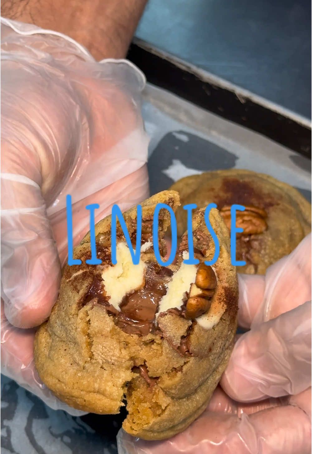 @Linoise 🍪 مشهورين جداً في الكوكيز وانواع الحلا الثانية وعندهم توريد للكفيهات والمطاعم واكثر نوعين عجبوني البستاشيو والبيكان😍  #كوكيز#مطاعم_الشرقية  