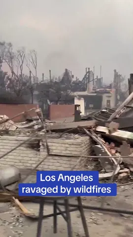 Heartbreaking video shows buildings in the Pacific Palisades area of Los Angeles ravaged by the rapidly-spreading wildfires.  🎥 X / JonVigliotti  #news #wildfire #fire #california #breakingnews 