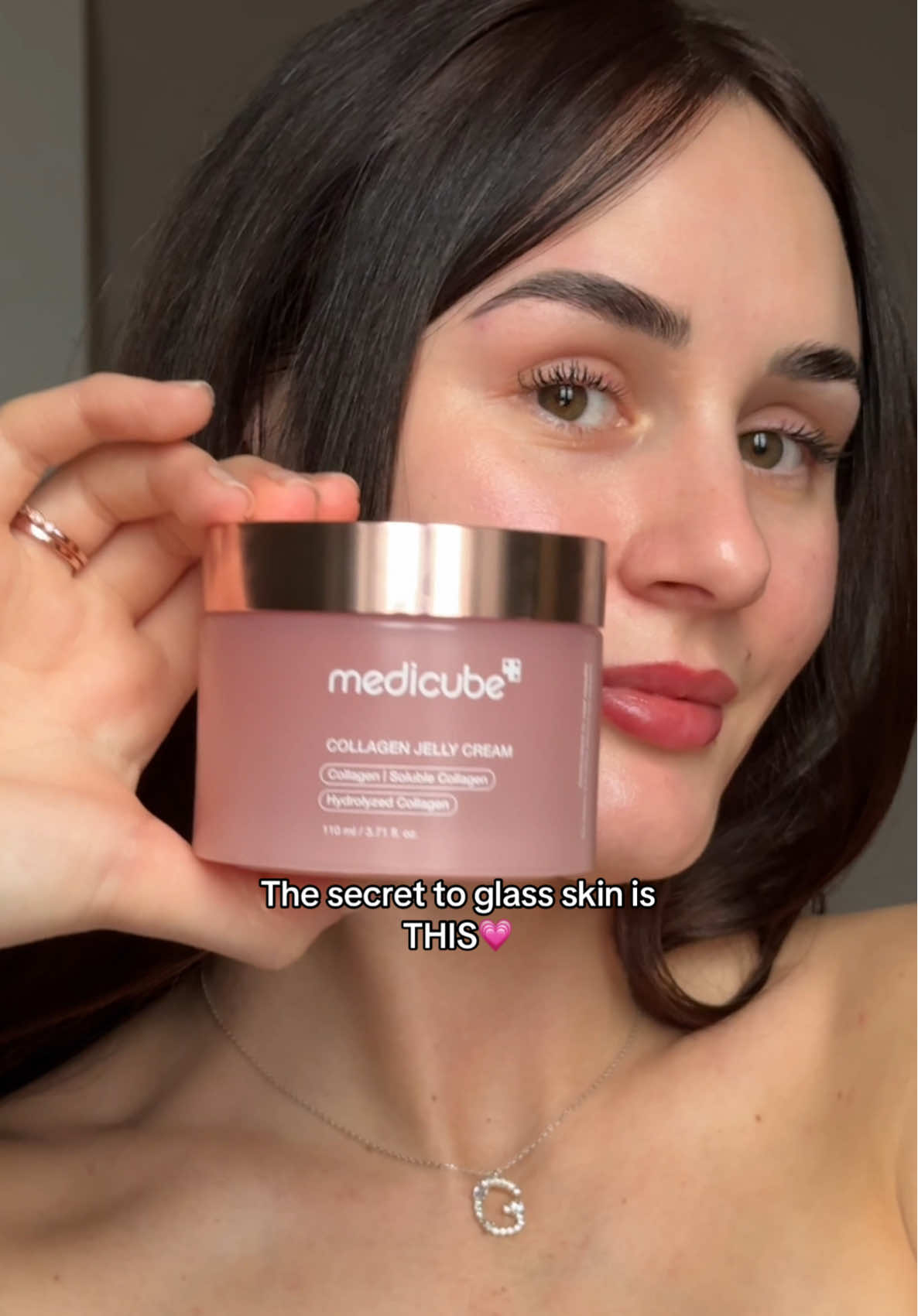 Is there anything more satisfying than the bouncy texture of Medicube Collagen Jelly Cream? 😍  I’ve been trying the Jelly Cream, and let me tell you, it’s the secret to glass skin! At first, I wasn’t too sure because it felt a bit sticky when I applied it (and I’m not a fan of that). But once it dried, the stickiness was completely gone, leaving my skin feeling so smooth and bouncy. The glow it gives is unreal – I’m obsessed! Definitely a new must-have in my routine. 💗 Use Code: FRESH25 to get 15% off on YesStyle.com!!  Also, using my rewards code: GRETAMIA10 you will get an extra discount! Enjoy💗 @Medicube Global @medicube  @YesStyle @YesStyleInfluencers  #medicube #glowbooster #kbeauty #koreanskincare #TikTokShop #tiktokshopfinds #tiktokshopreview #glassglowskin #glassskin #jellyskin #nonsponsored #medicubeskincare #skincareroutine #skintok #BeautyTok #SkinCare101 #collagenwrap #beautymusthaves #beautyessentials #yesstyle #yesstyleinfluencers 