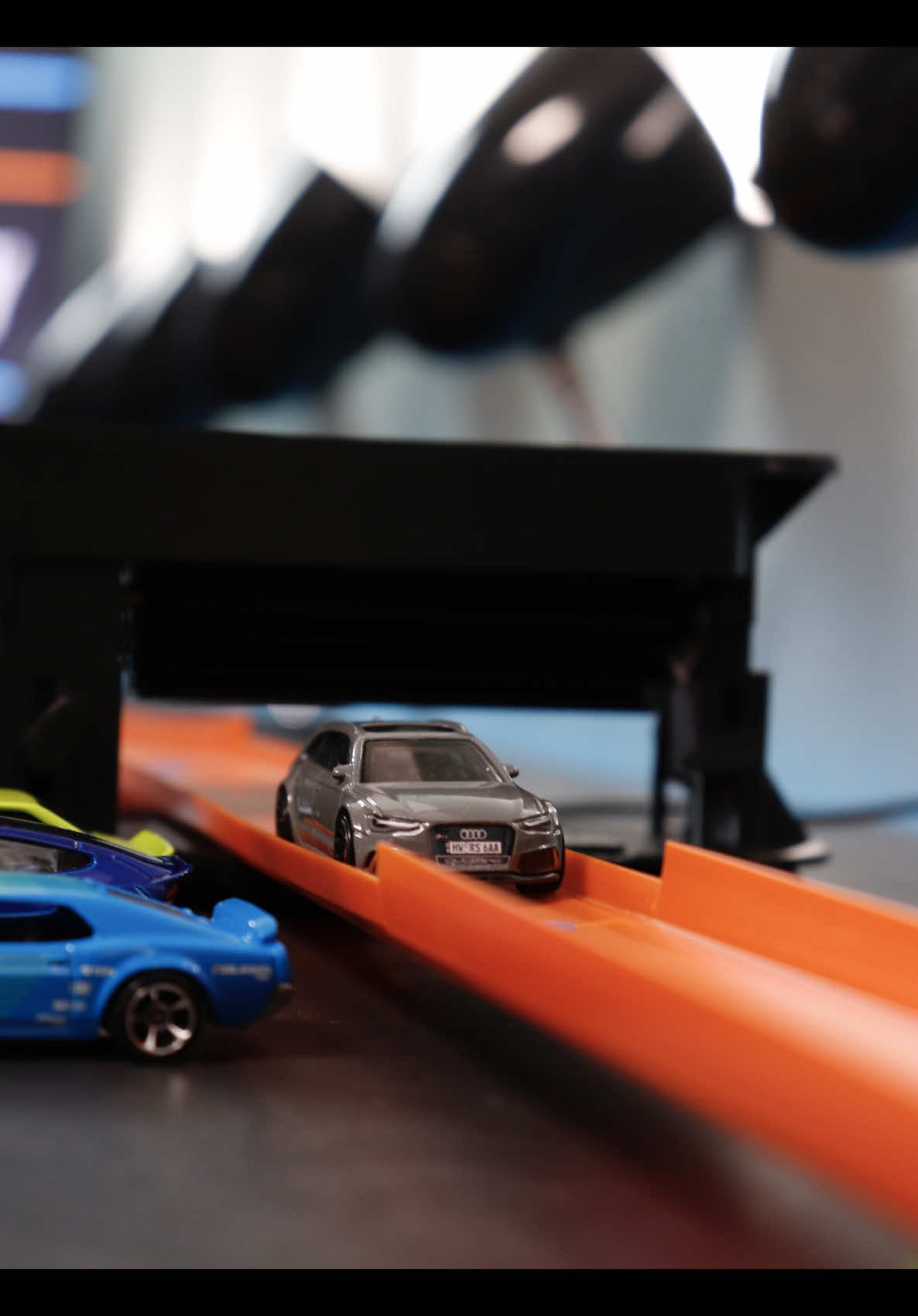 GET YOURSELF A MULTI-CAR THRUSTER FROM @jlhkrafts USING THE LINK IN MY BIO!! #audi #ford #tesla #mustang #rs5 #hotwheels #racing #hotwheelstrack #toys #cars #jr3