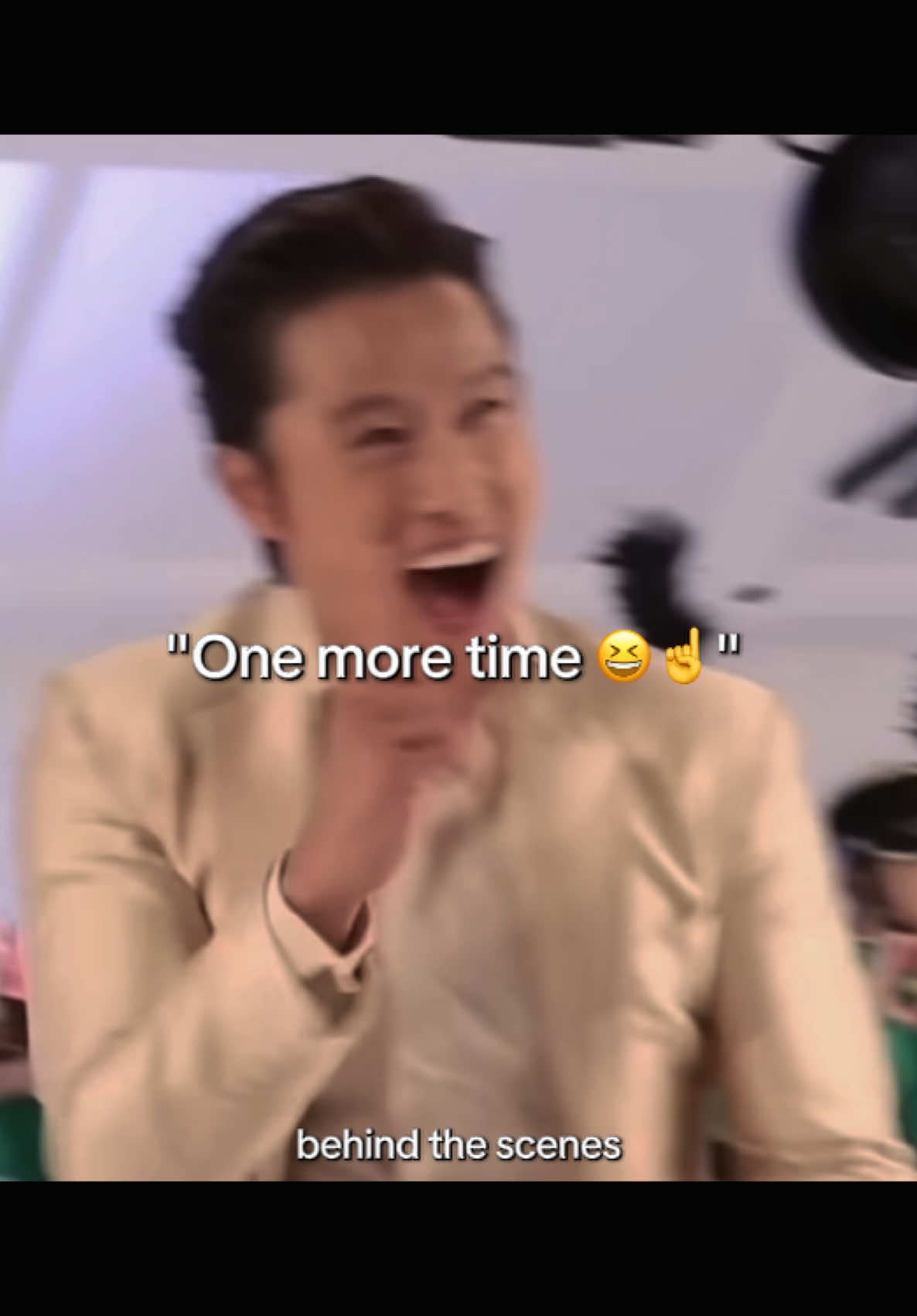 HE LOOKS SO HAPPY #squidgame #457 #456 #001 #leebyunghun #leejungjae #frontman #gihun #inho #youngil #hwanginho #salesman #gongyoo #kdrama #psy #kpop 