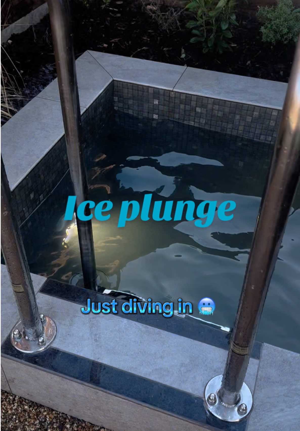 OMG🥶 but we did it! Don’t ask my timing 😅#iceplunge #icebath #norwegians #glasgow #davidlloyds  #glasgow 
