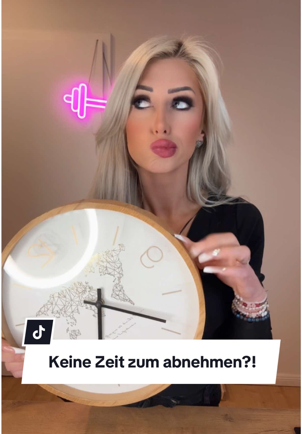 Keine Priorität oder keine Zeit? Manchmal vergessen wir uns leider viel zu oft selbst im stressigen Alltag 🫶 hier ist ein kleiner Reminder an Dich, Dich nicht zu vergessen !  #abnehmmotivation #abnehmtipps #abnehmenvorhernachher #diättipps #übergewichtbekämpfen #übergewicht #kaloriendefizit #gesundabnehmen #abnehmtagebuch #schnellabnehmen #wieabnehmen #gewichtverlieren #gewichthalten #schweinehundüberwinden 