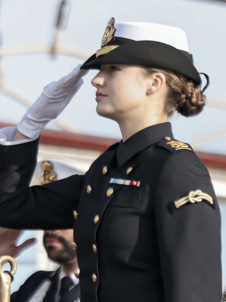 QUEEN #princessleonor #leonor #leonordeborbon #military #naval #ship #fyp #viral #princesaleonor 