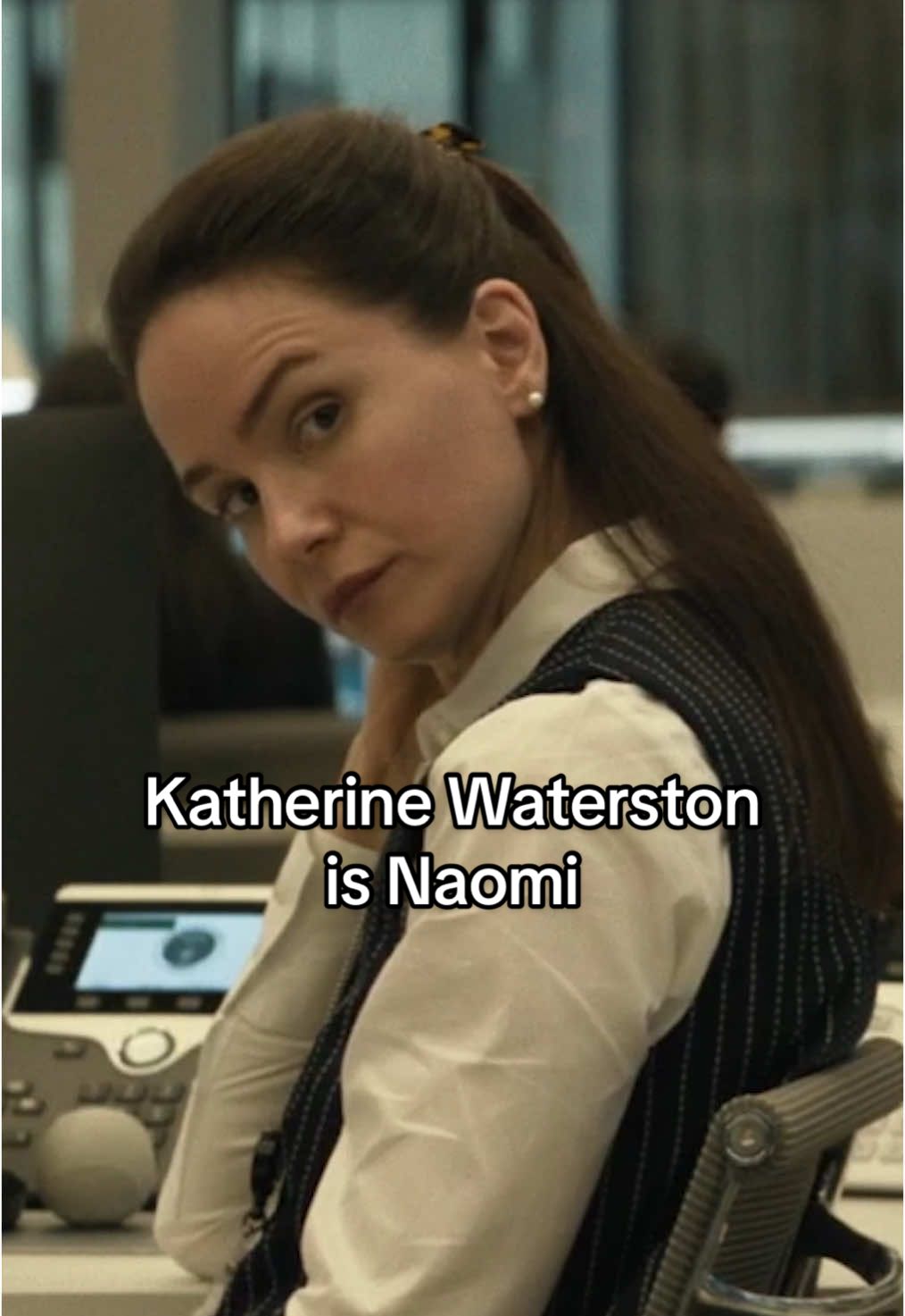 #KatherineWaterston is on the case as Naomi. Stream #TheAgency episodes 1-7 now on @Paramount+ with @Showtime plan. #CaseOfficer #handler #agent #agents #agency #spy #espionage #ParamountPlus #Showtime 
