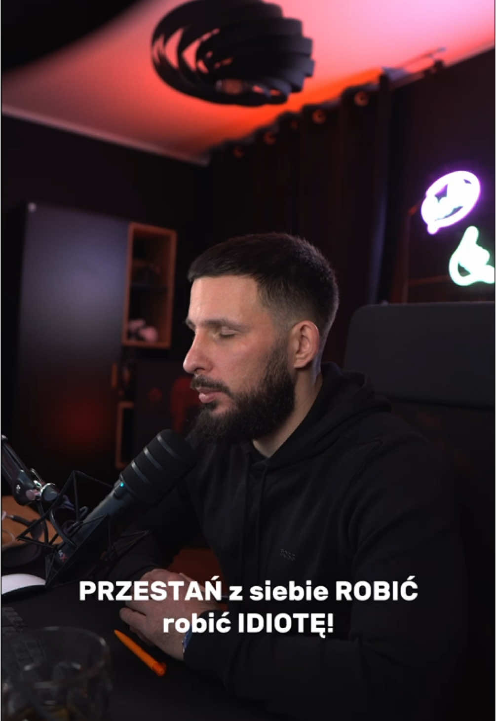 Przestań robić z siebie idiotę, marża to coś innego niż narzut 🥸 #biznes #marketing #zarabianie #roihunters #sprzedaz #handel #firma #sprzedaż 