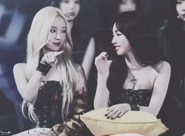 ( #winrina ) :: eu & minha namorada batemos 4 meses juntas, eu te amo mtao amor, no pv te mandei um textao ☝🏻 | #dedicate #kpop #aespa #fyp @𝐌anu ( 𝐀na' s soulmate ! ) 