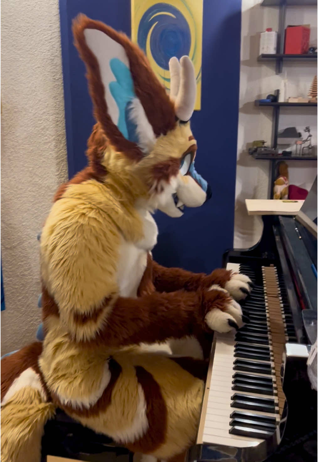 Hopefully doing better with this 😓 Someone knows the piece? 🤭 Have I been a good DragonFox? 🐉🦊🎹 #furry #furryfandom #fursuit #fursuiter #fursuiting #piano #FursuitEveryday #fox #fur #dragon #furrycommunity #furriesoftiktok #studio #classicalmusic 