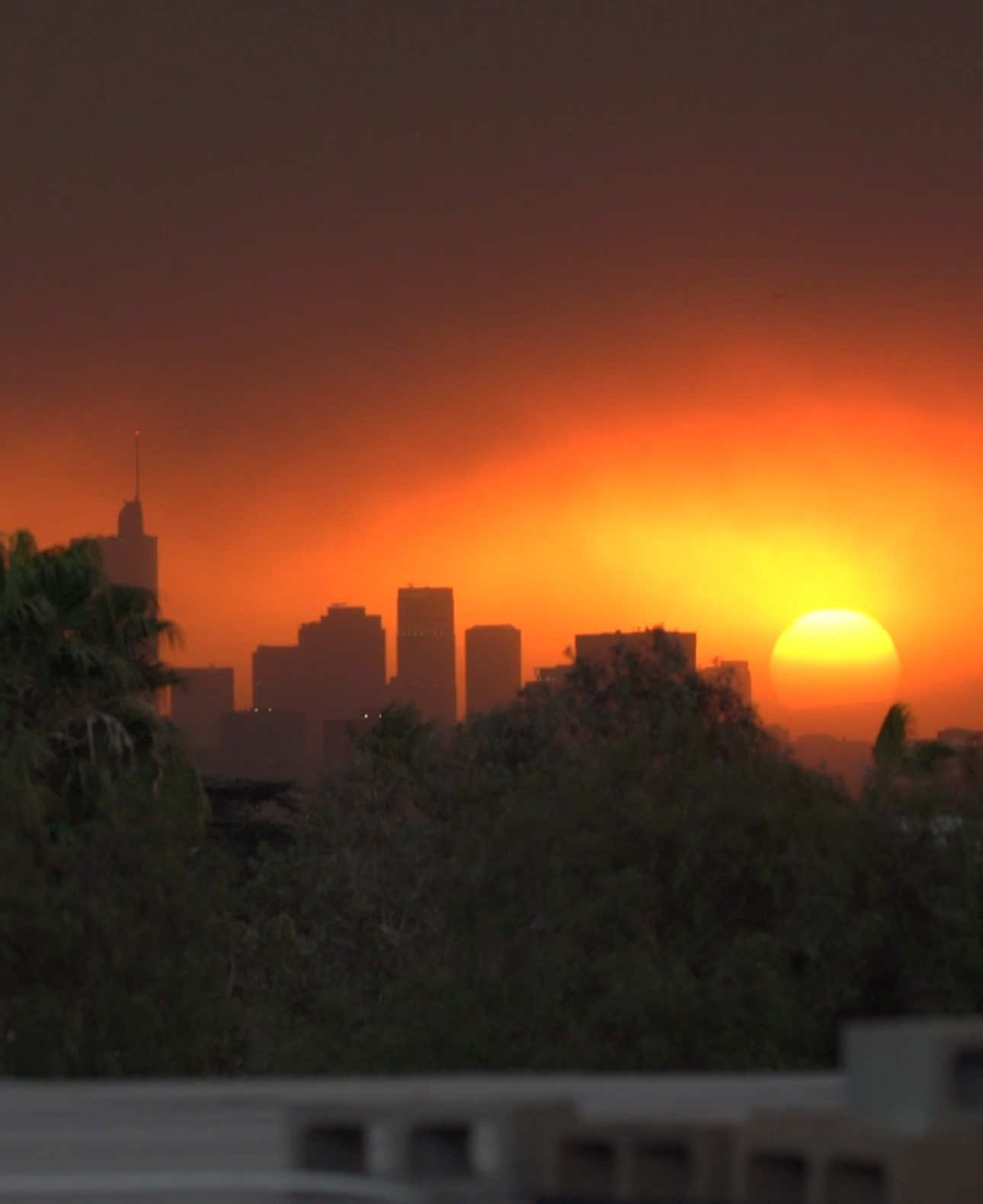 Sunrise over Downtown LA with lots of smoke from LA fires #palisadesfire  #eatonfire 