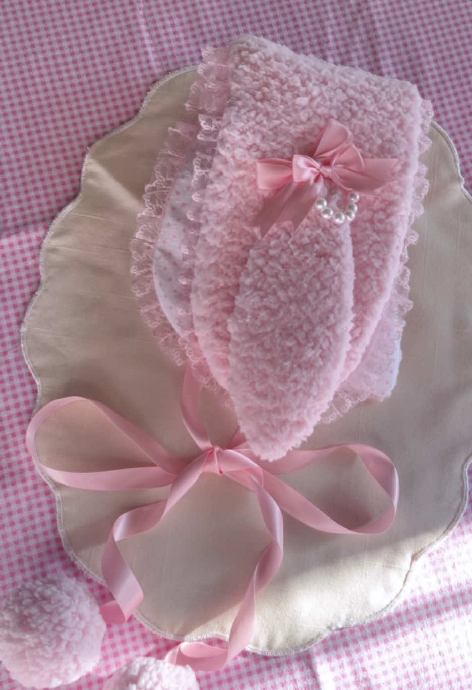 First project of the year 💗 I wanted something cute and fluffy that I can wear with both of my wardrobes. This piece really reminds me of My Sweet Piano~ I’m not sure how this year will go, or if I’ll still be able to make videos here but my instagram is ‘sweetbunnyblushes’ if you’d like to keep up with me!  💗💗💗 #eglfashion #lolitastyle #lolitafashion #kawaiifashion #sweetlolita #jfashion #sewing 