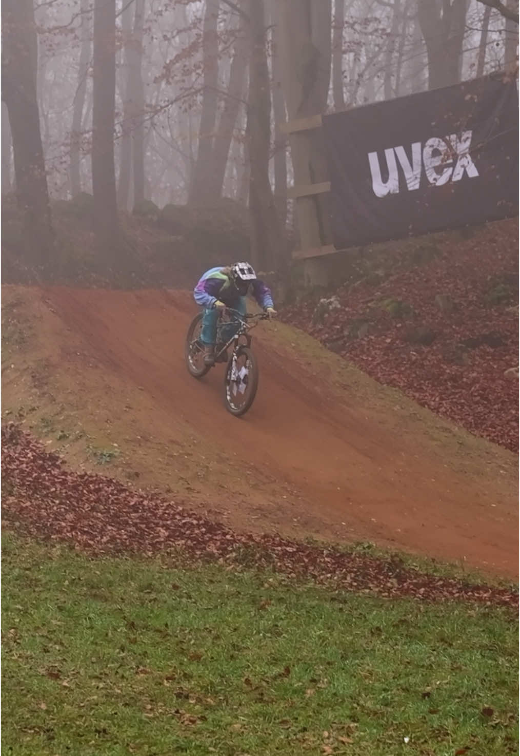 Slowmo Landing🤓  #Hardtail #bikes #mtb #mountainbike #bike #sport #steelisreal #gay #LoveIsLove #osternohe #uvex #projumpline #retro #puma #onone #deedar #biken #airtime #springen #bigjump #fahrrad 