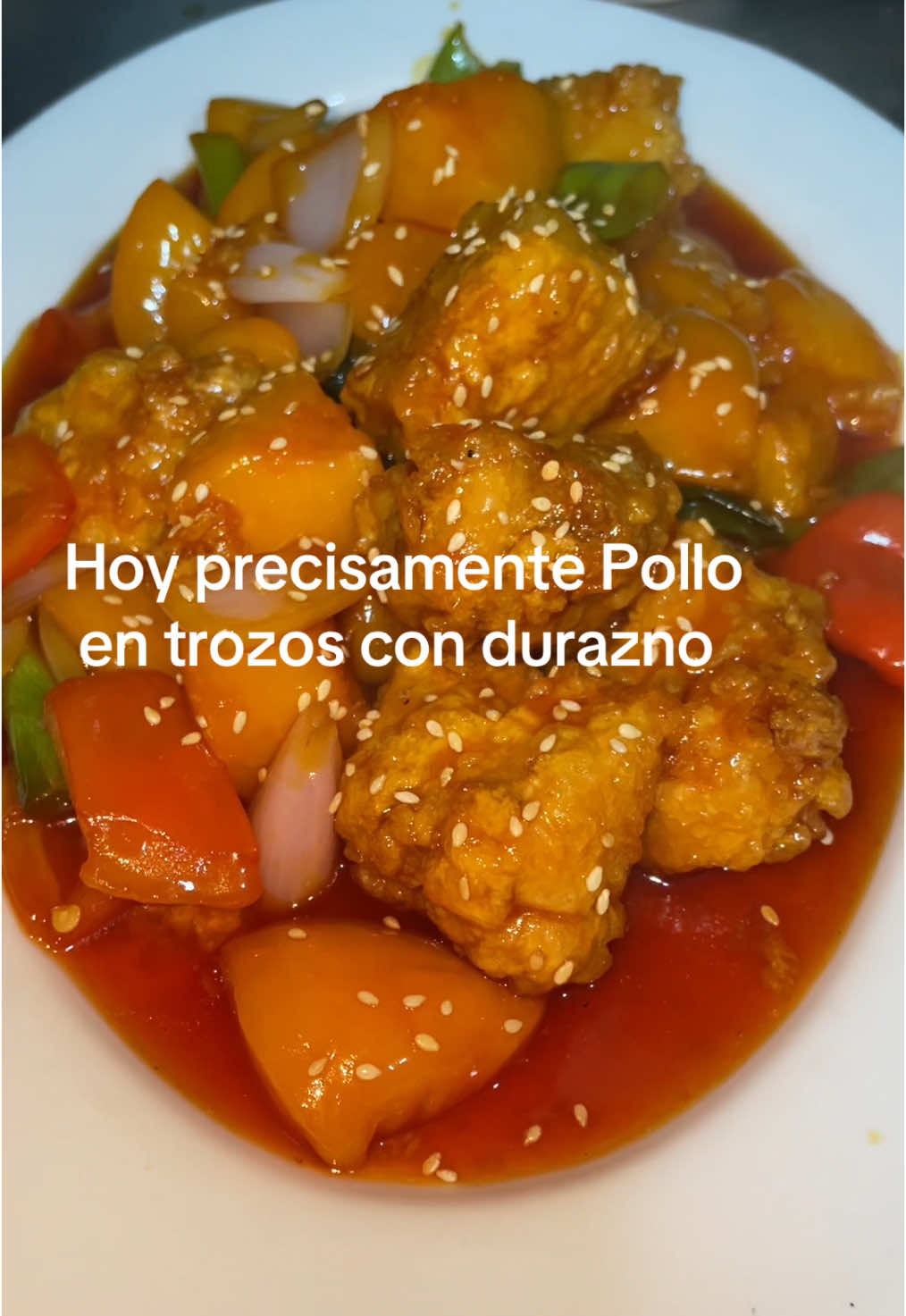 Hoy preparamos un delicioso plato llamado pollo en trozos con durazno dulce #ronaldoschicken #polloconduraazno #pollolovers #chifa #delicioso#food#chinafood 