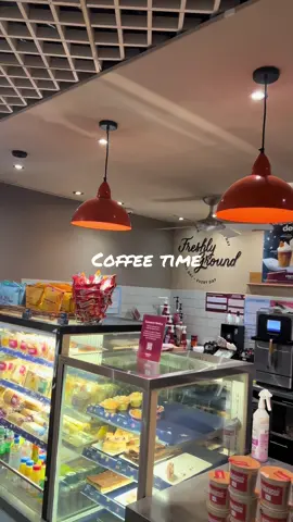 #m1motorway #servicearea #costacoffeeuk #eveningroutine #noorjhansong #beautifullvoice #beautifullvoice #foryoupagee #tik_tok #viral 