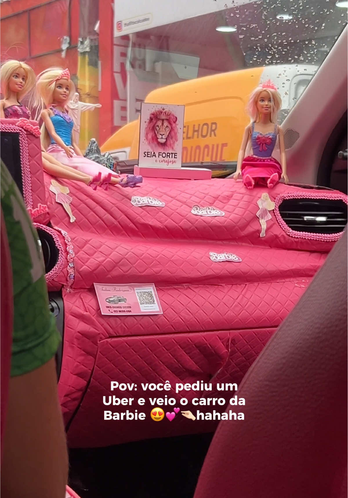 Nas quartas usamos rosa kkkkk amei o carro dessa diva 💕🤏🏻 #manaus #manausamazonas #manausam 