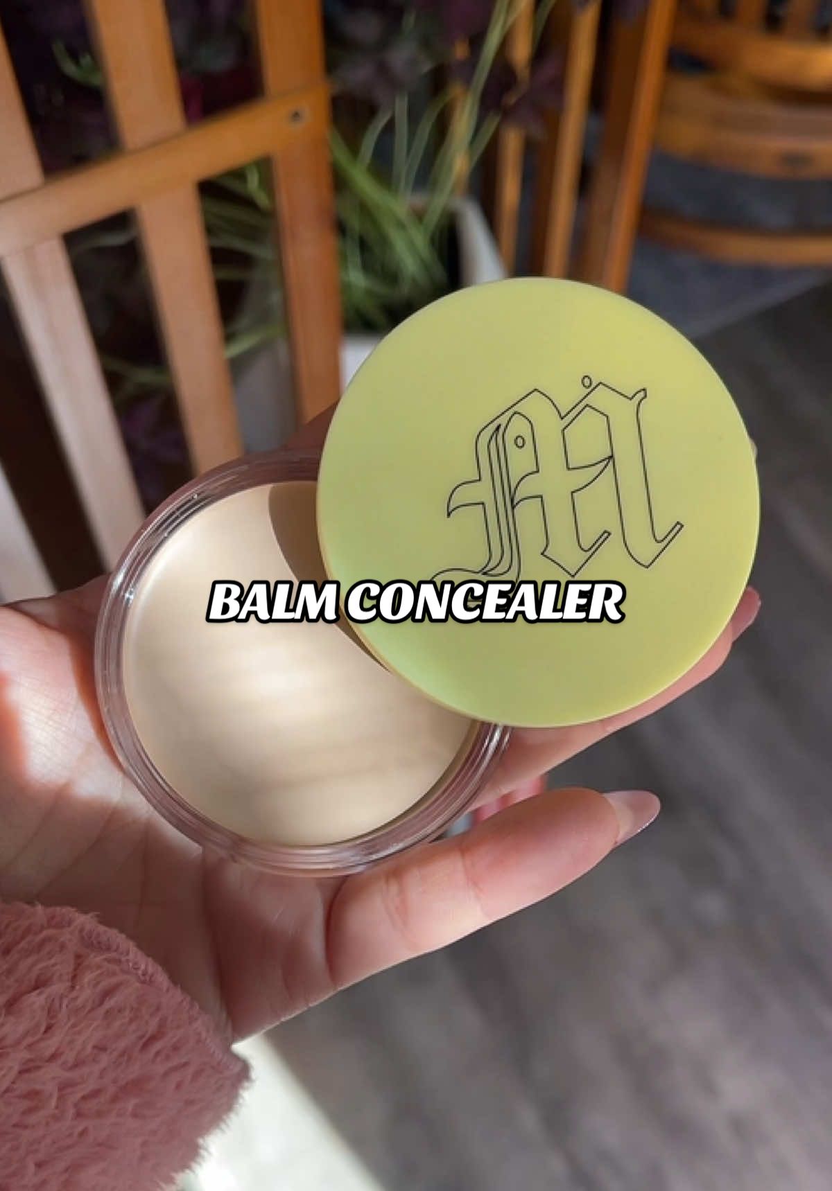 This balm concealer is so creamy! I love the packaging. Very easy to travel with. I love the balm texture. #concealer #balmconcealer #makeup 