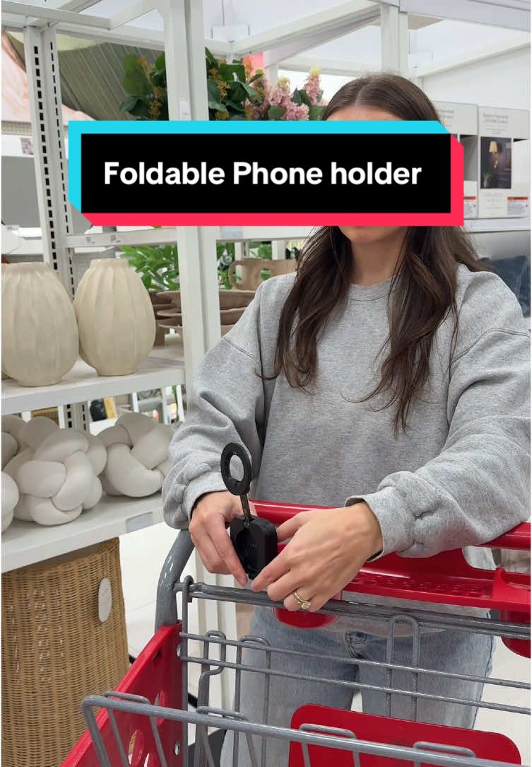 Never carrying a huge tripod around anymore 🙌🏻 #phoneholder #foldablephoneholder #tripod #contentcreator #contentcreatortips #creatingcontent #filminginpublic #videoideas #filming #Vlog #sahm 