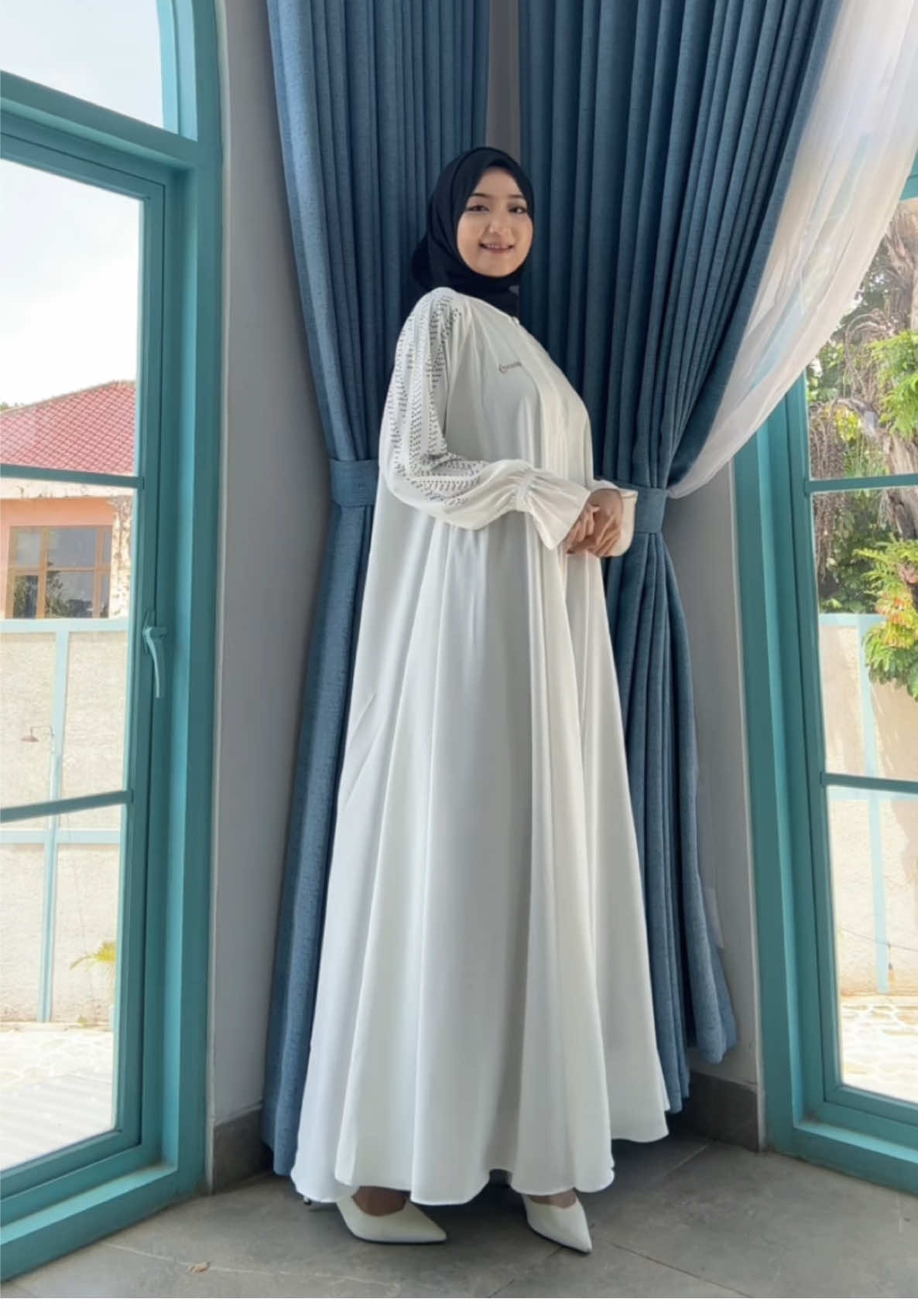 abaya shania ready for Sale‼️🔥 #fypviralシ #viralvideos #gamismodern #abayastyle #abayadubai #dresshijab #dresshijab #gamisviral #muslimahoutfit #muslimahfashion #ootdhijab #muslimahwear #muslimahcantik #gamislebaran #terbaru2025 #gamisabaya #hijabstyle #muslimahsyari #muslimahhijrah #abayaouter #dressmuslimah 