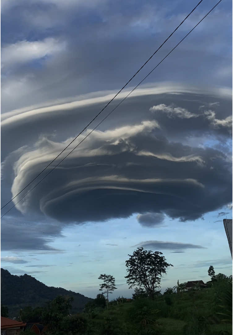 #awanlenticular #trawas #trawasmojokerto #penanggungan 