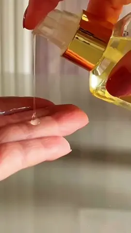 ✨ Efeitos extraordinários, para fios exigentes! ✨ O Tratamento Sublime  Óleo Extraordinário está aqui para transformar seu cabelo! 💛 ✔️ Reduz o frizz e as pontas duplas  ✔️ Suaviza e promove maciez  ✔️ Proporciona brilho intenso  ✔️ Repara os danos Quer garantir fios incríveis? Clique no link da bio agora e aproveite! #beleza #cabelo #cabelosaudavel #autoestima #belezanatural 