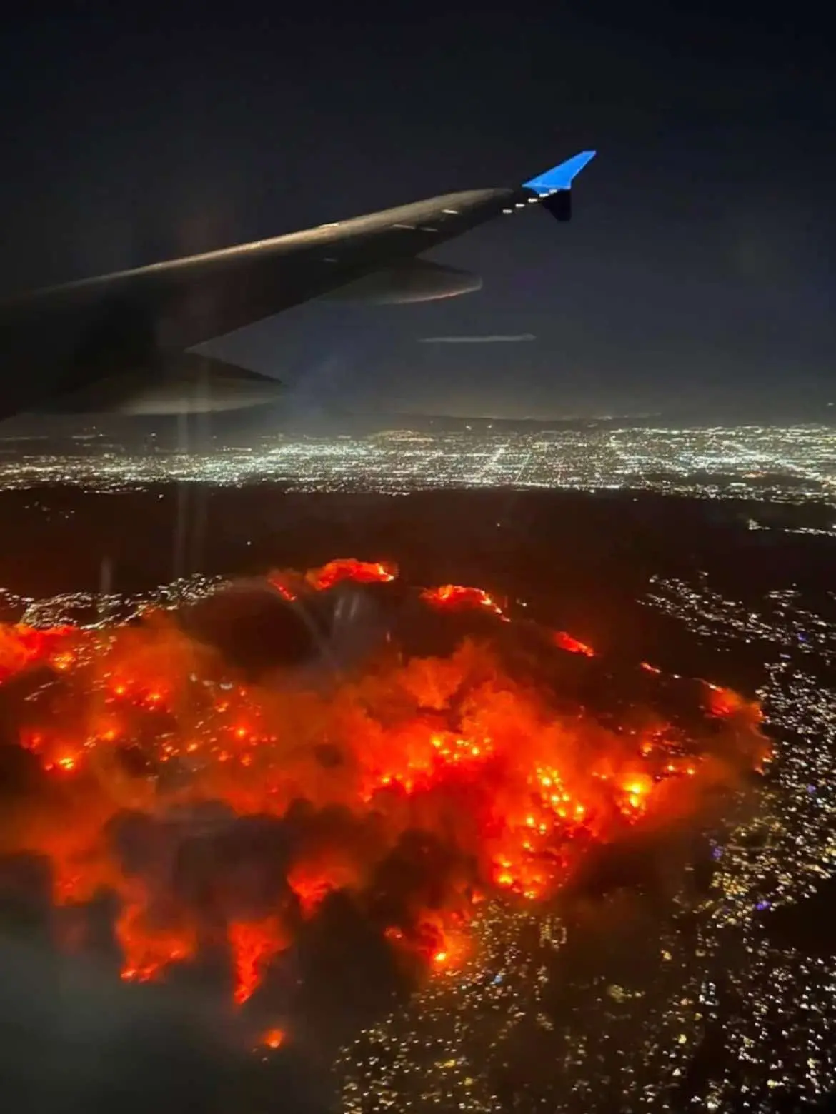 I have no words… Pray for LA. 🙏🏼 #fyp #losangeles #pacificpalisades #palisades #california #californiawildfire #wildfire 