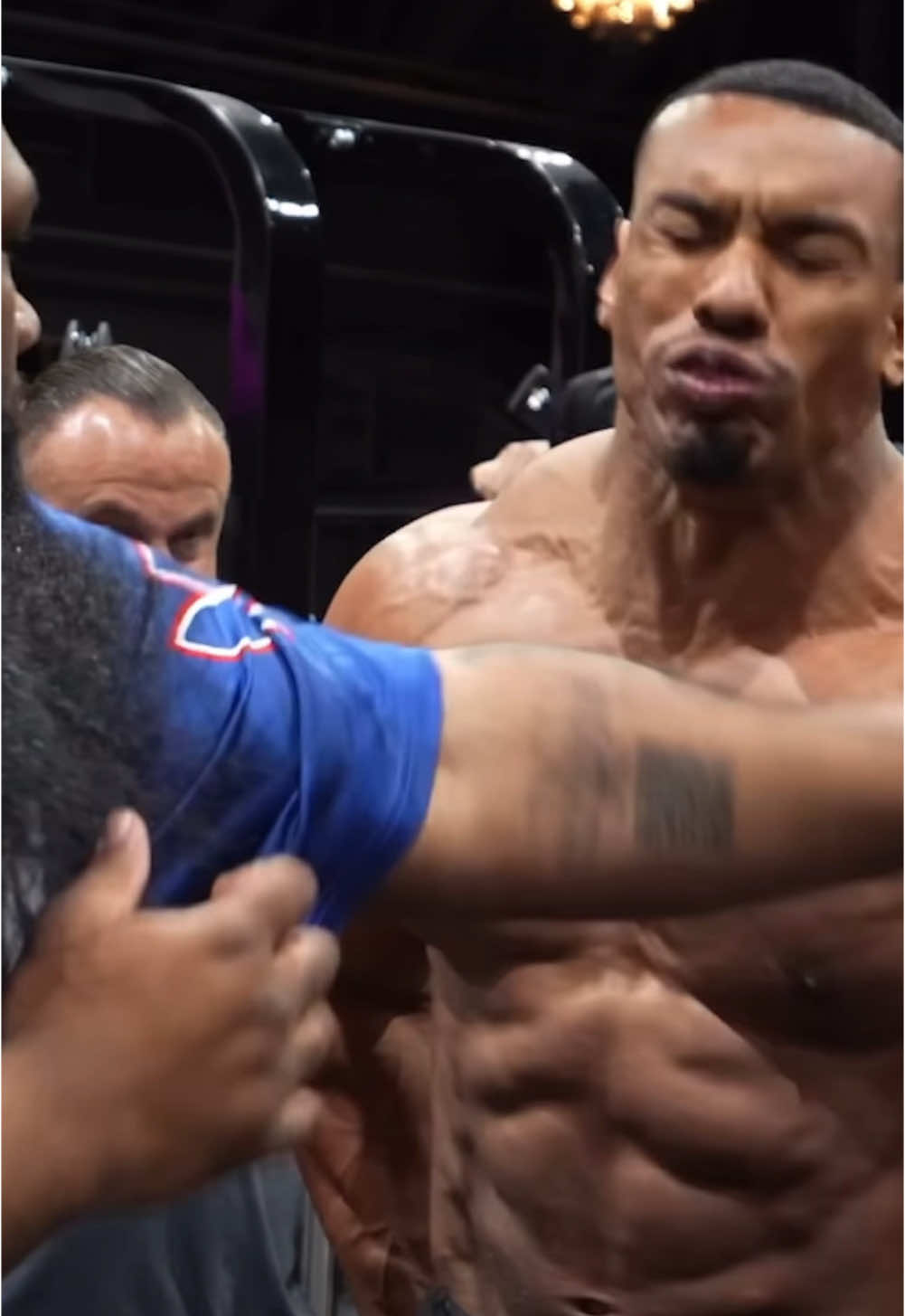 He knocked me out  #larrywheels #viral 