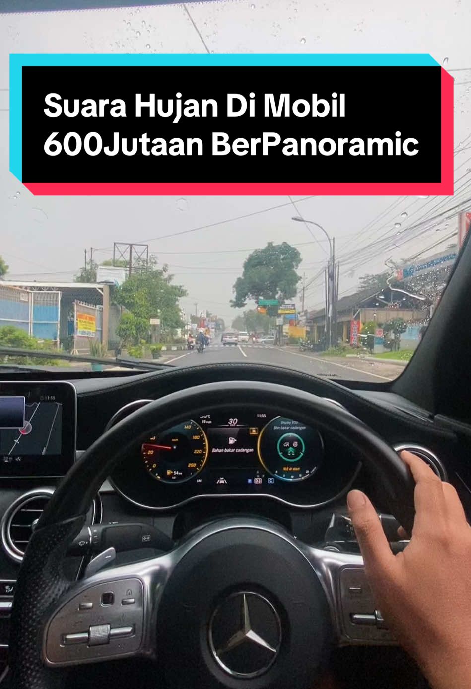 Mobil ber Panoramic bisa dibilang lebih kurang meredam suara dari luar masuk ke dalam Kabin #hujan #panoramic #tipsmobil #belajarmengemudi 