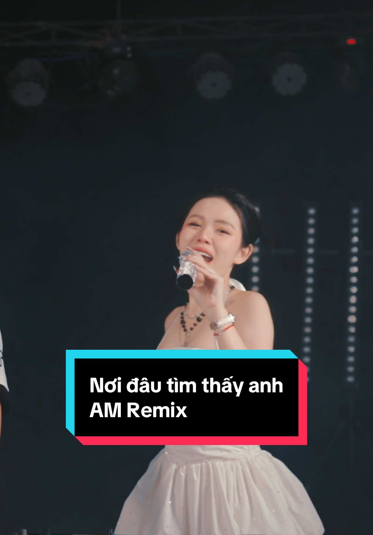 Bay đi đâu đâu đâu …. Bay đi đâu để tìm anh … thêm 1 ver remix Siêu cuốn từ AM đây ạaaaa #noidautimthayem #remix #amremix #tueny #lechitrung #xh #xuhuong #trending #foryou #fpyシ #thinhhanh #viral #lubinhent #fyp 