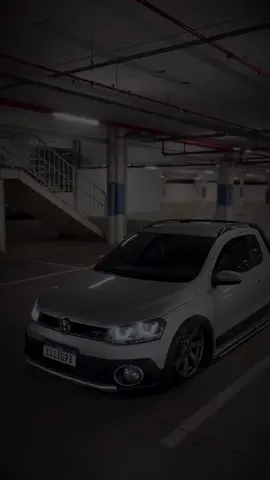 Pega a visão 🙅🏻‍♂️ . #saveiro #saveirocross #carrobaixo #tiktok #viral_video #baixosbrasil #7008films #carros #rebaixados #pegaavisao 