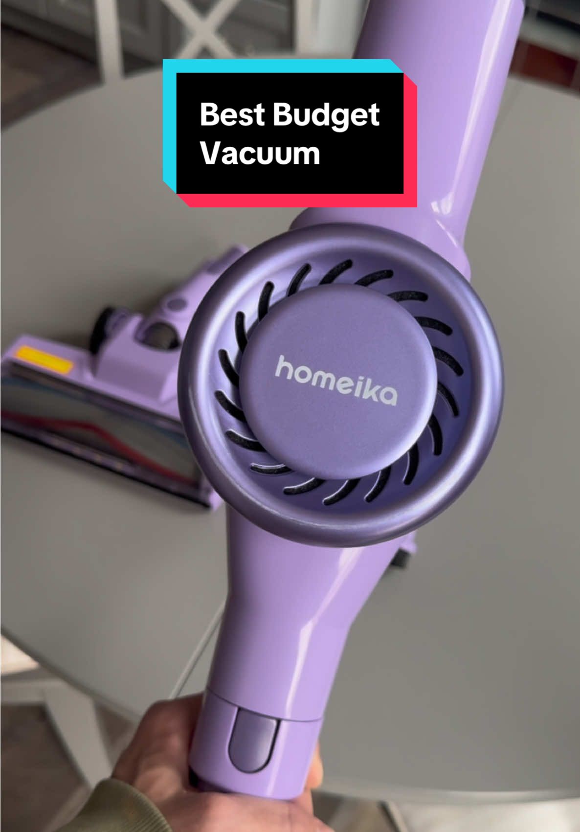 Best vacuum you can get on a crazy sale right now @Homeika US #creatorsearchinsights #bestvacuum #vacuum #vacuumcleaner #cordlessvacuum #homeikahappynewyear #tiktokshopnewyear #homeika #homeikavacuum #clean 